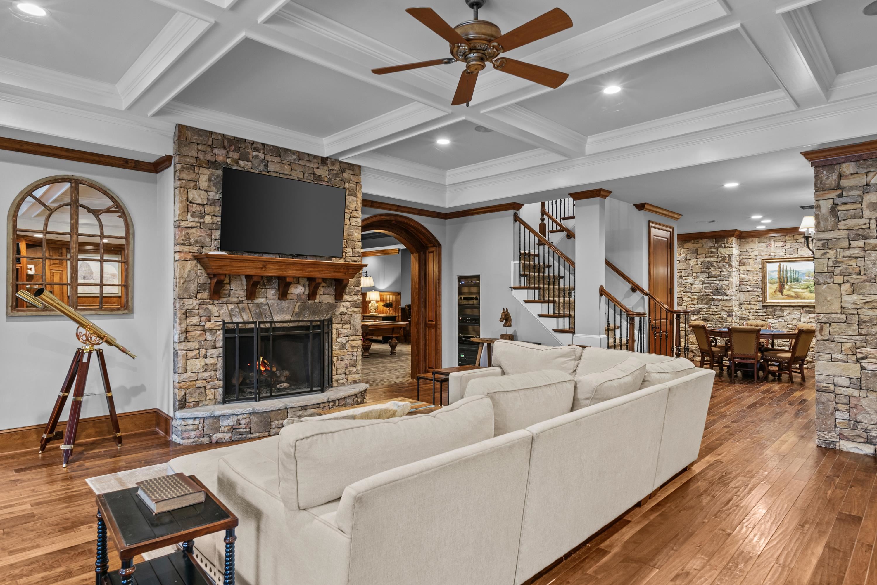 1251 LAKE CLUB DRIVE