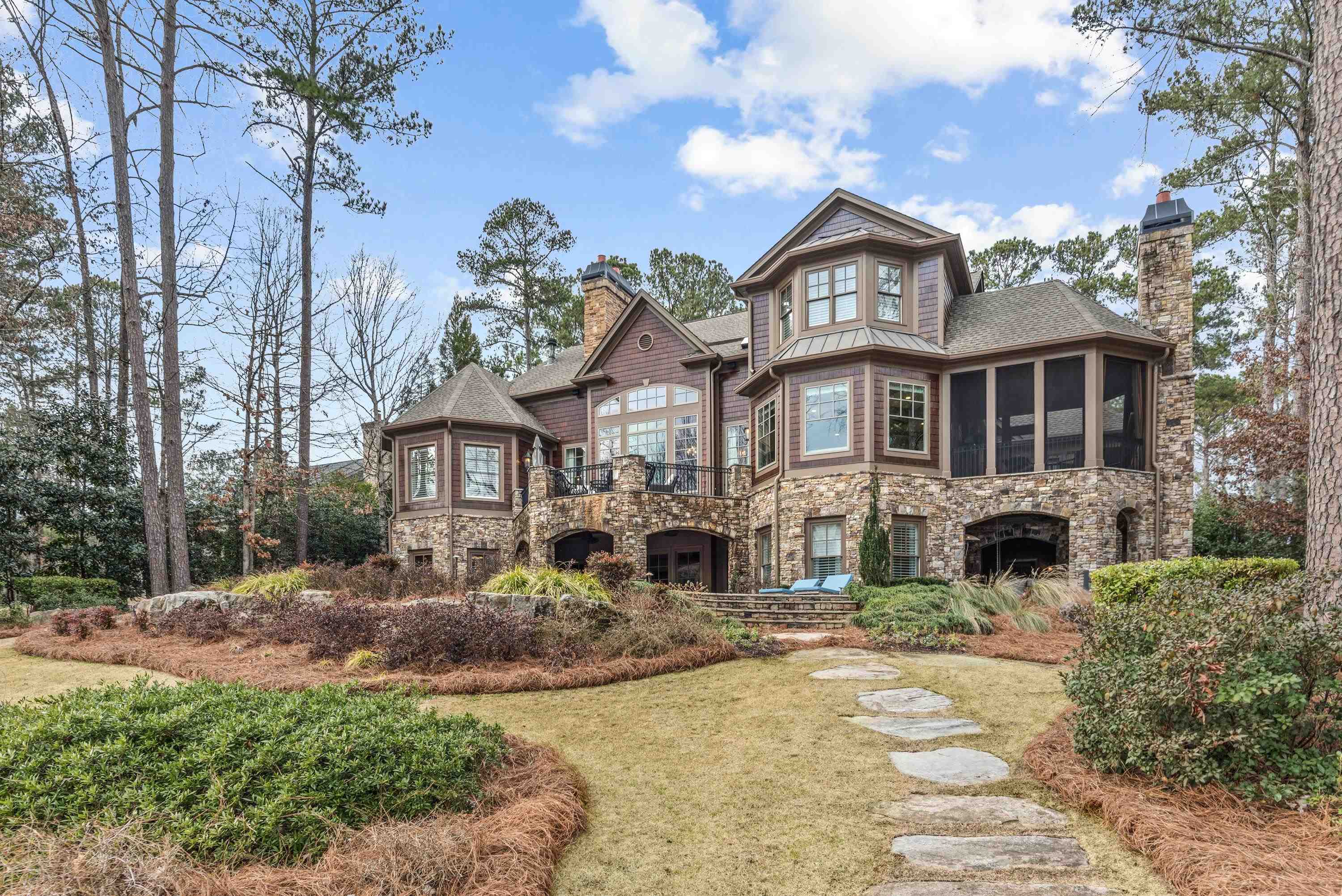 1251 LAKE CLUB DRIVE