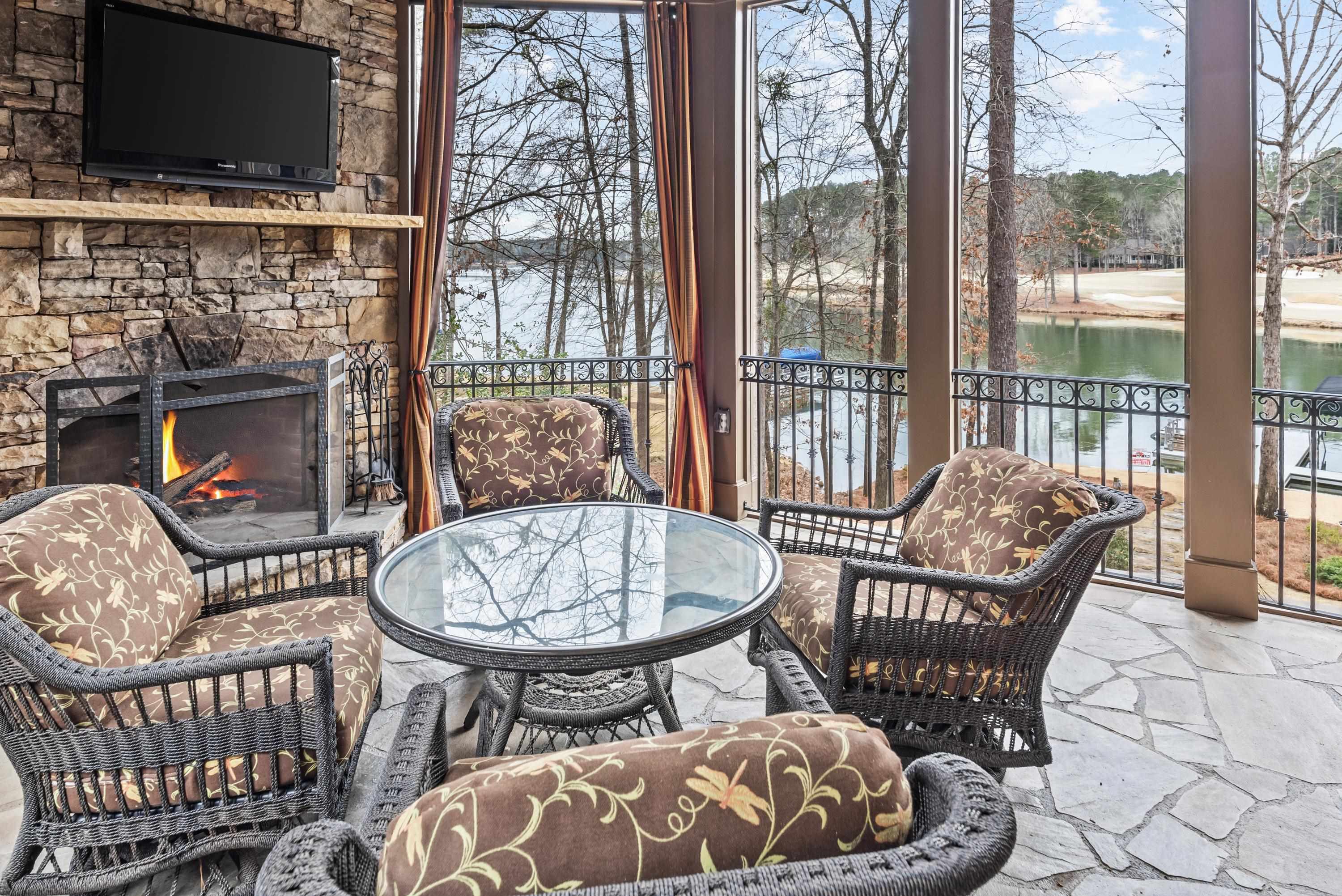 1251 LAKE CLUB DRIVE