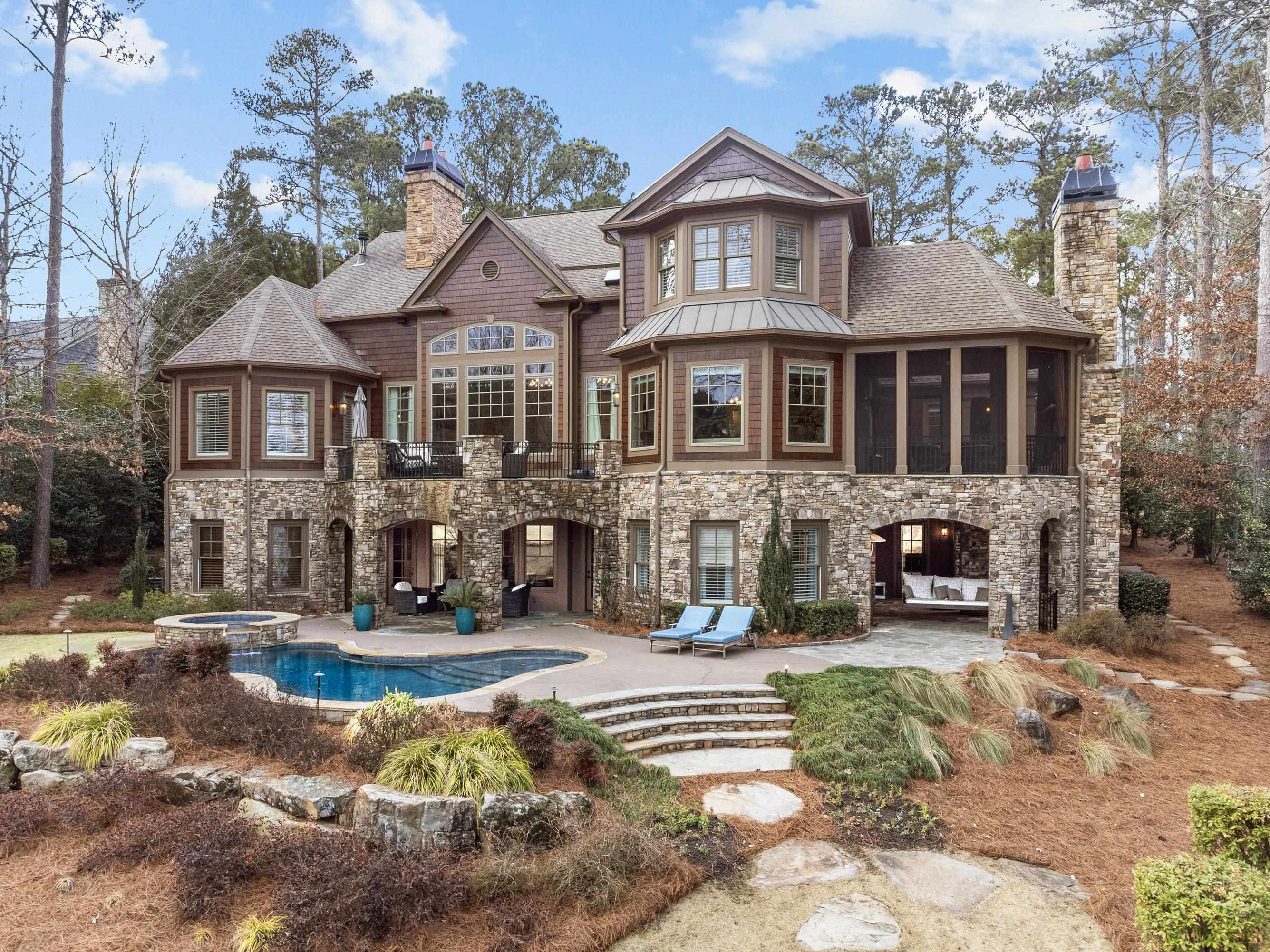 1251 LAKE CLUB DRIVE