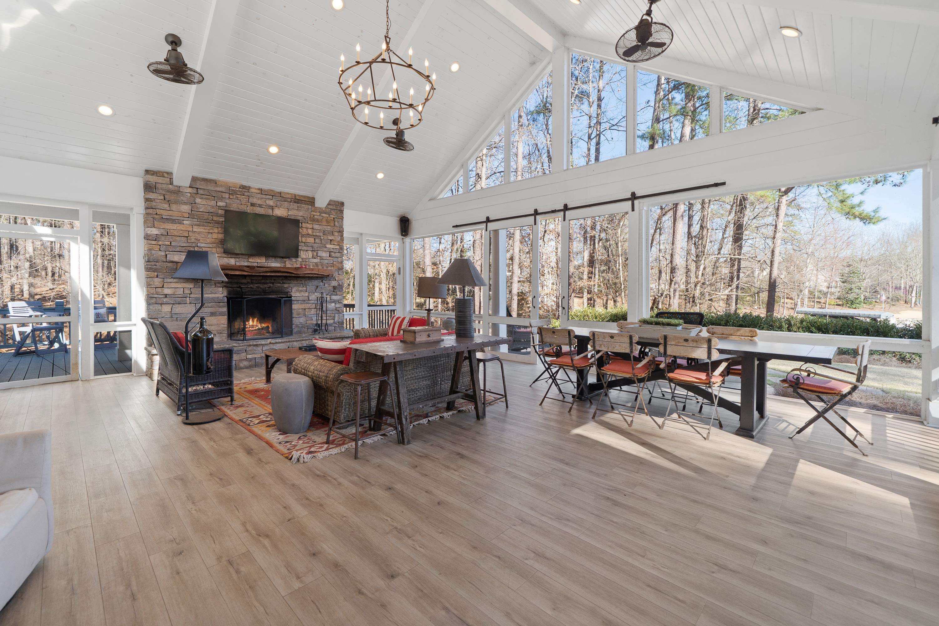 1100 WESTCHESTER DRIVE