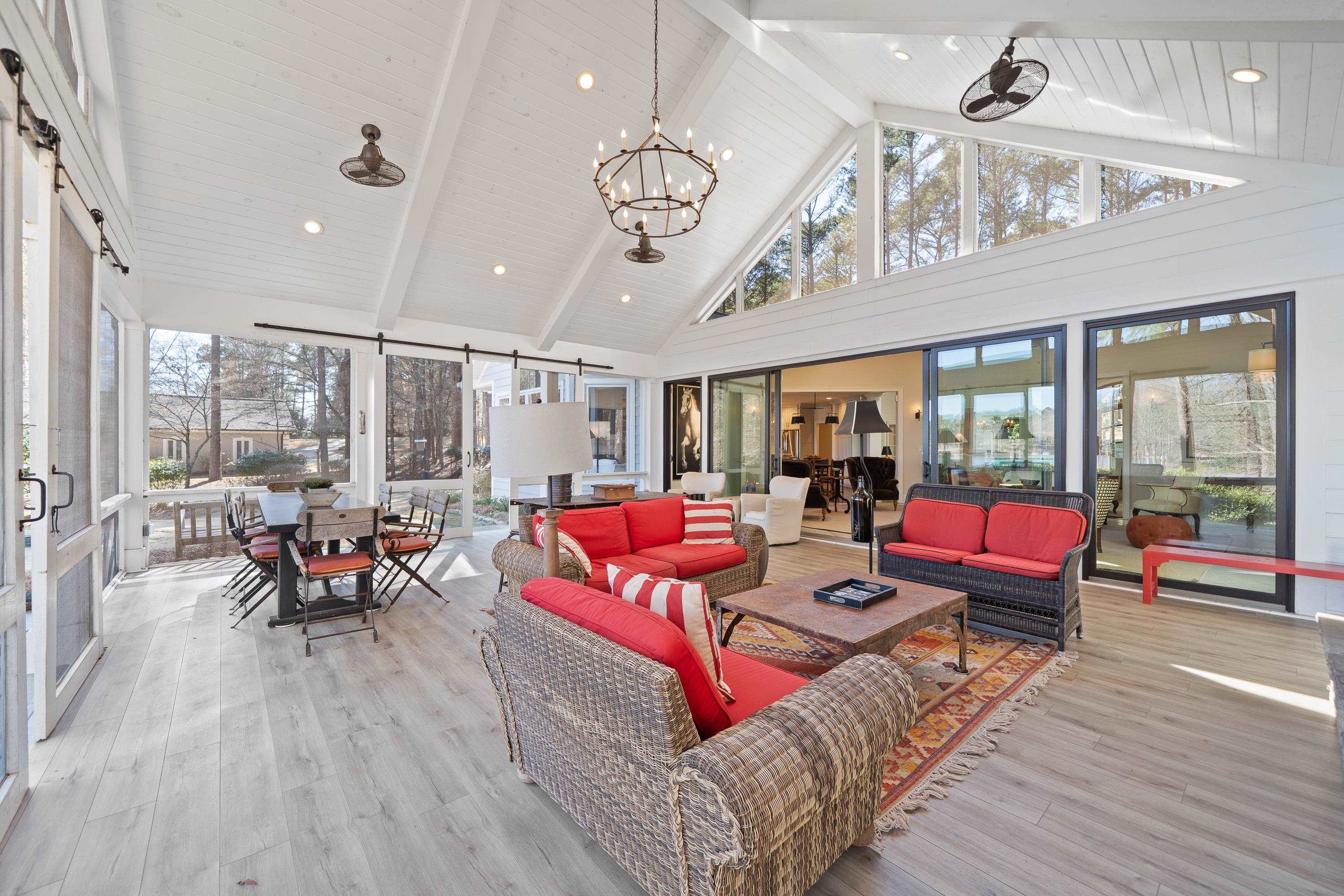 1100 WESTCHESTER DRIVE