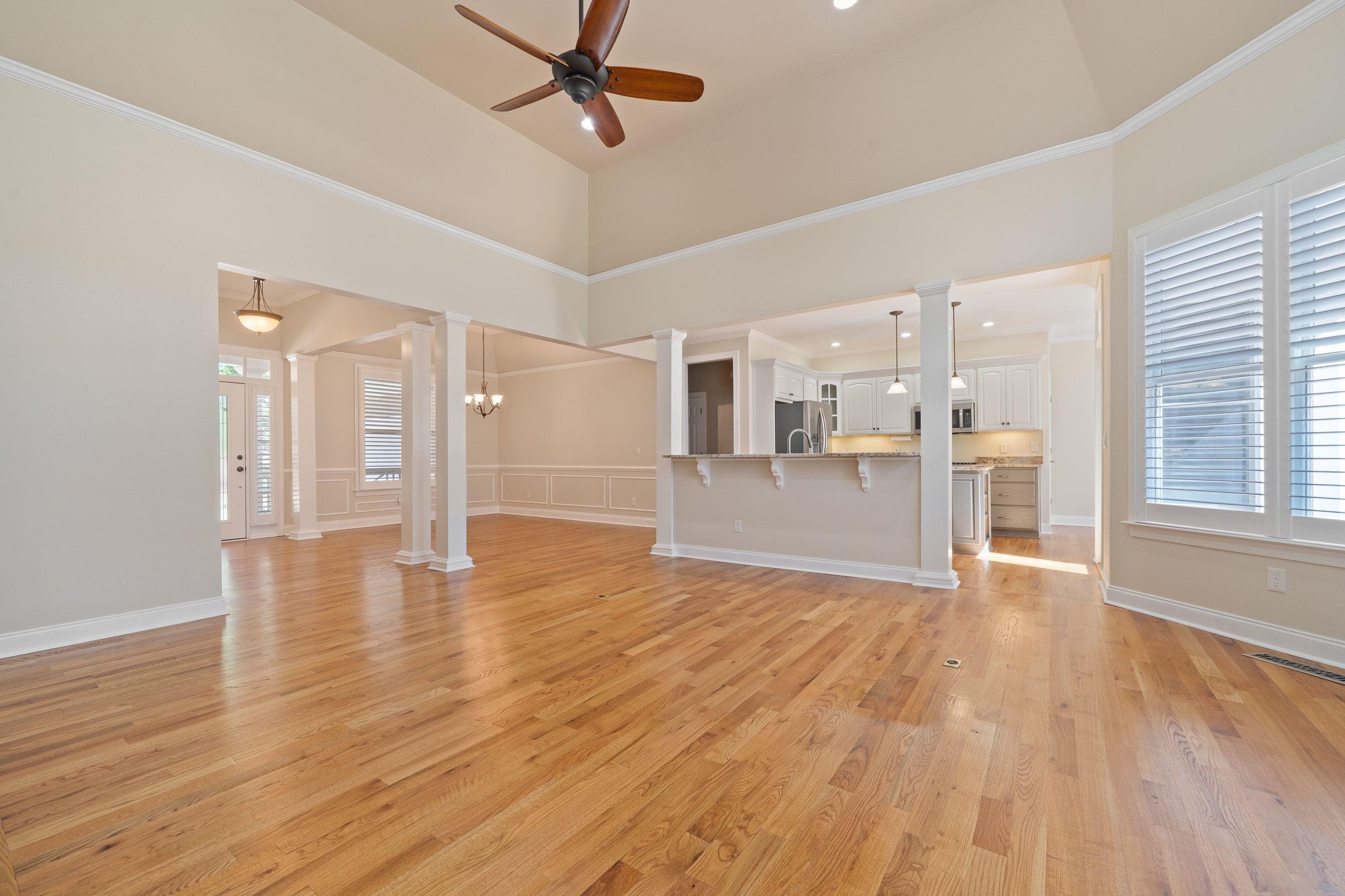 1010 LAKE DRIVE
