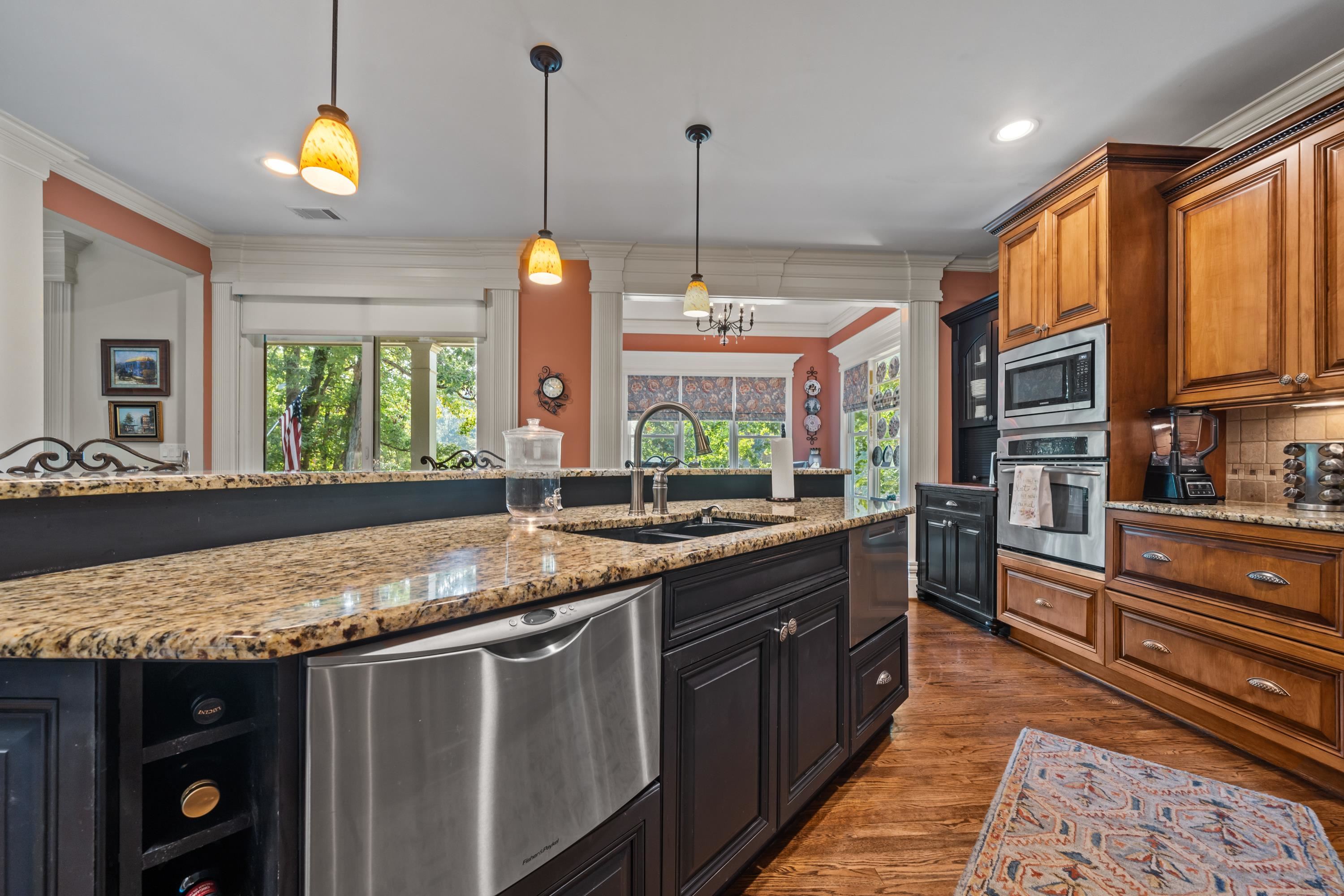 1020 PEACHTREE COURT