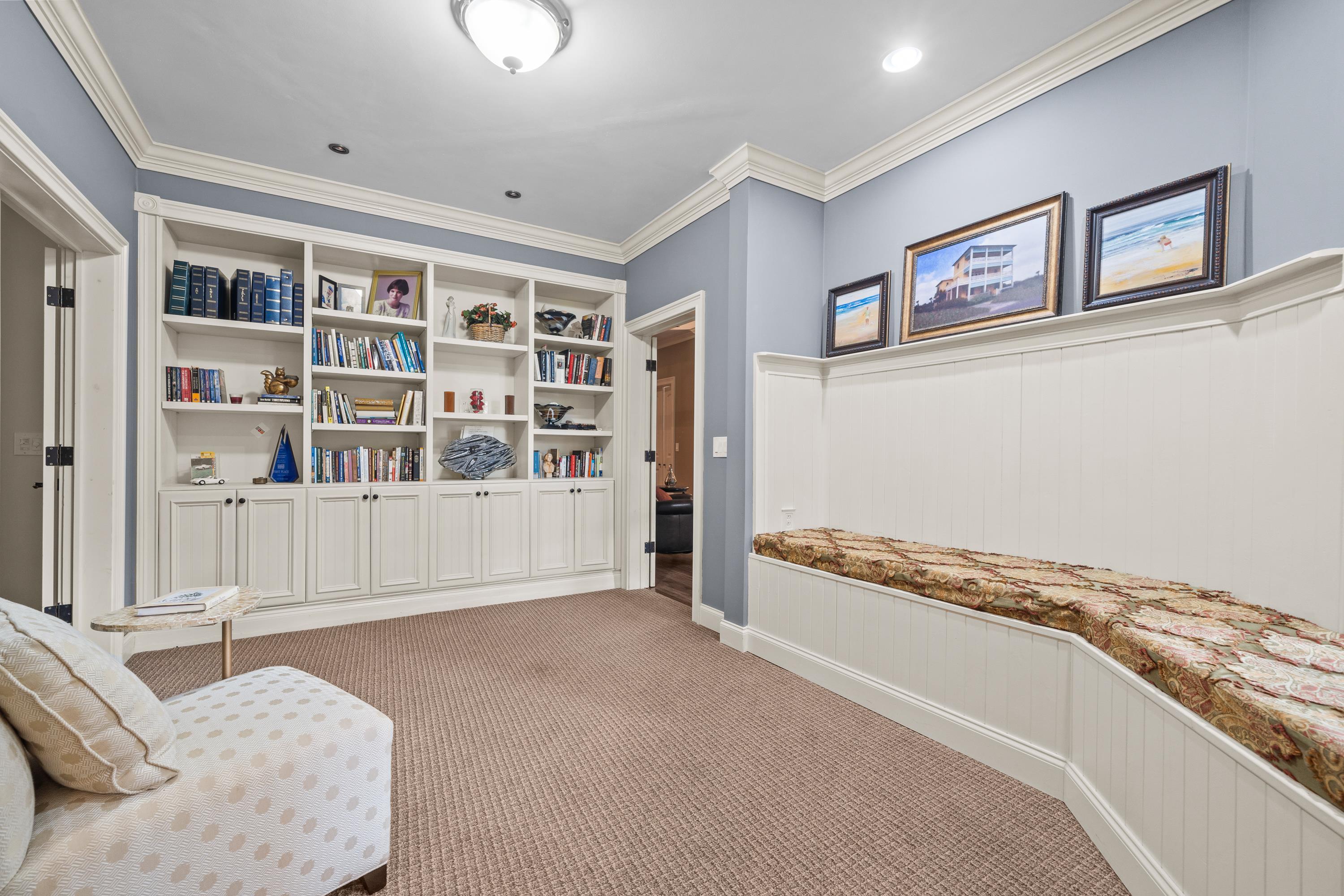 1020 PEACHTREE COURT