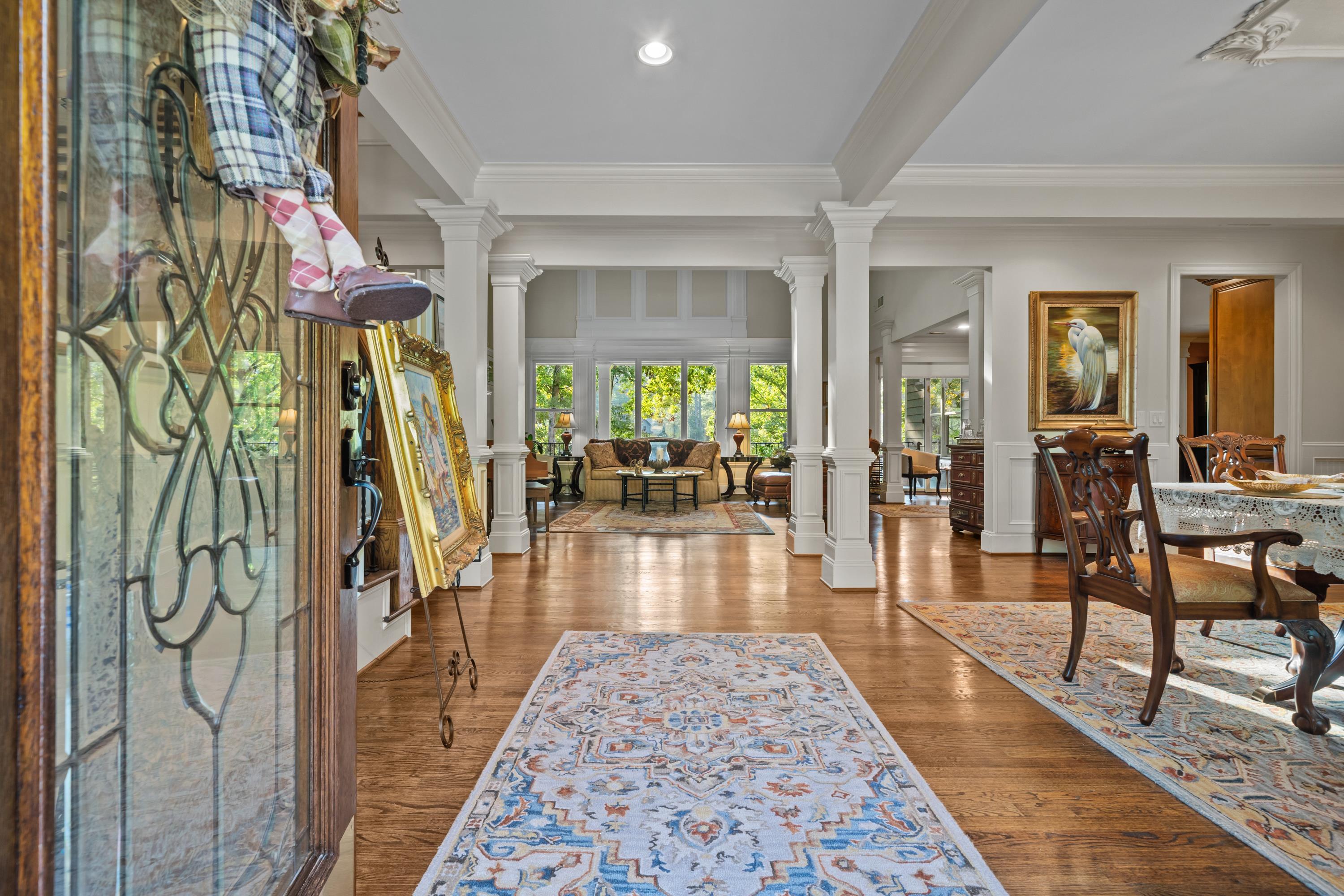 1020 PEACHTREE COURT