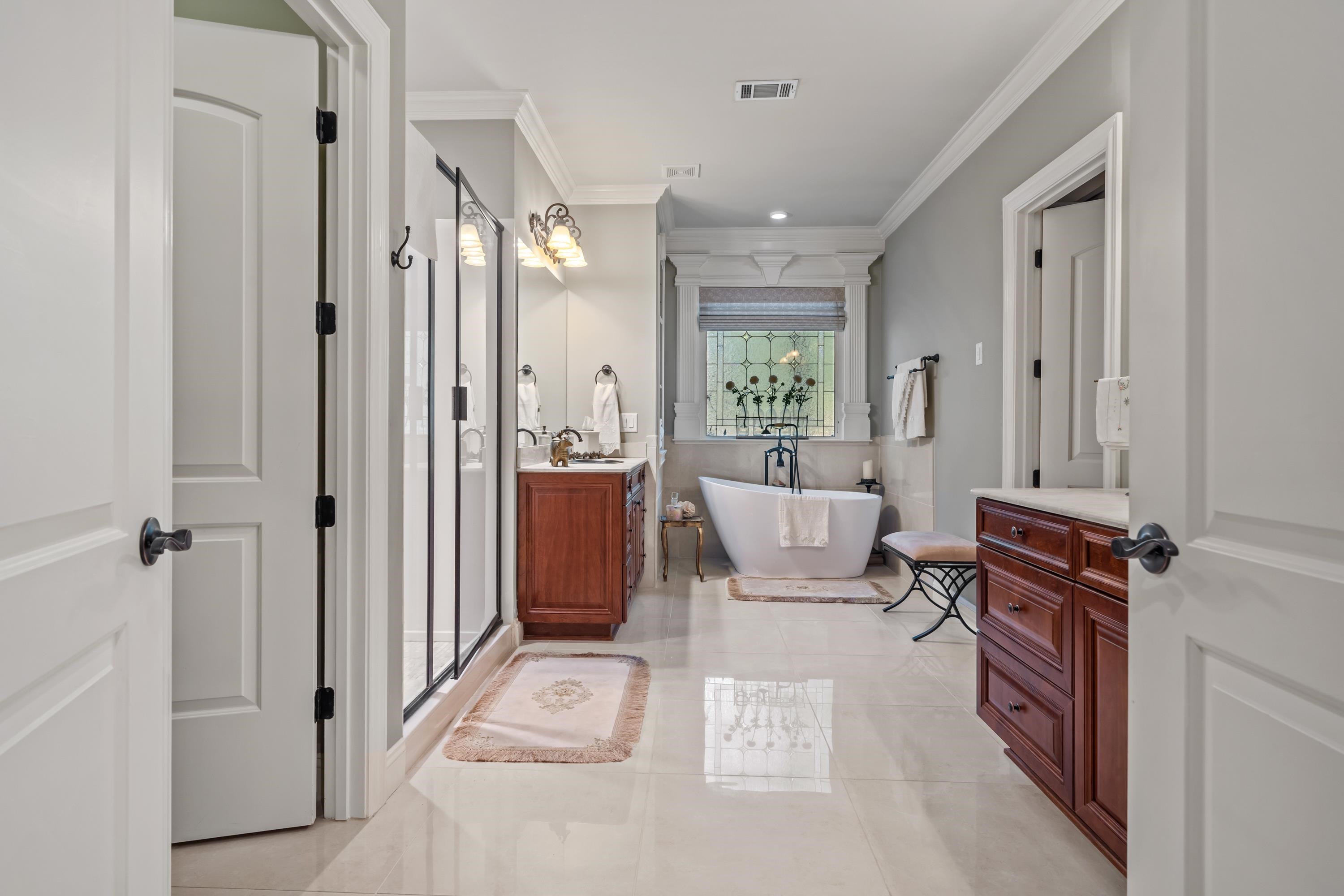1020 PEACHTREE COURT