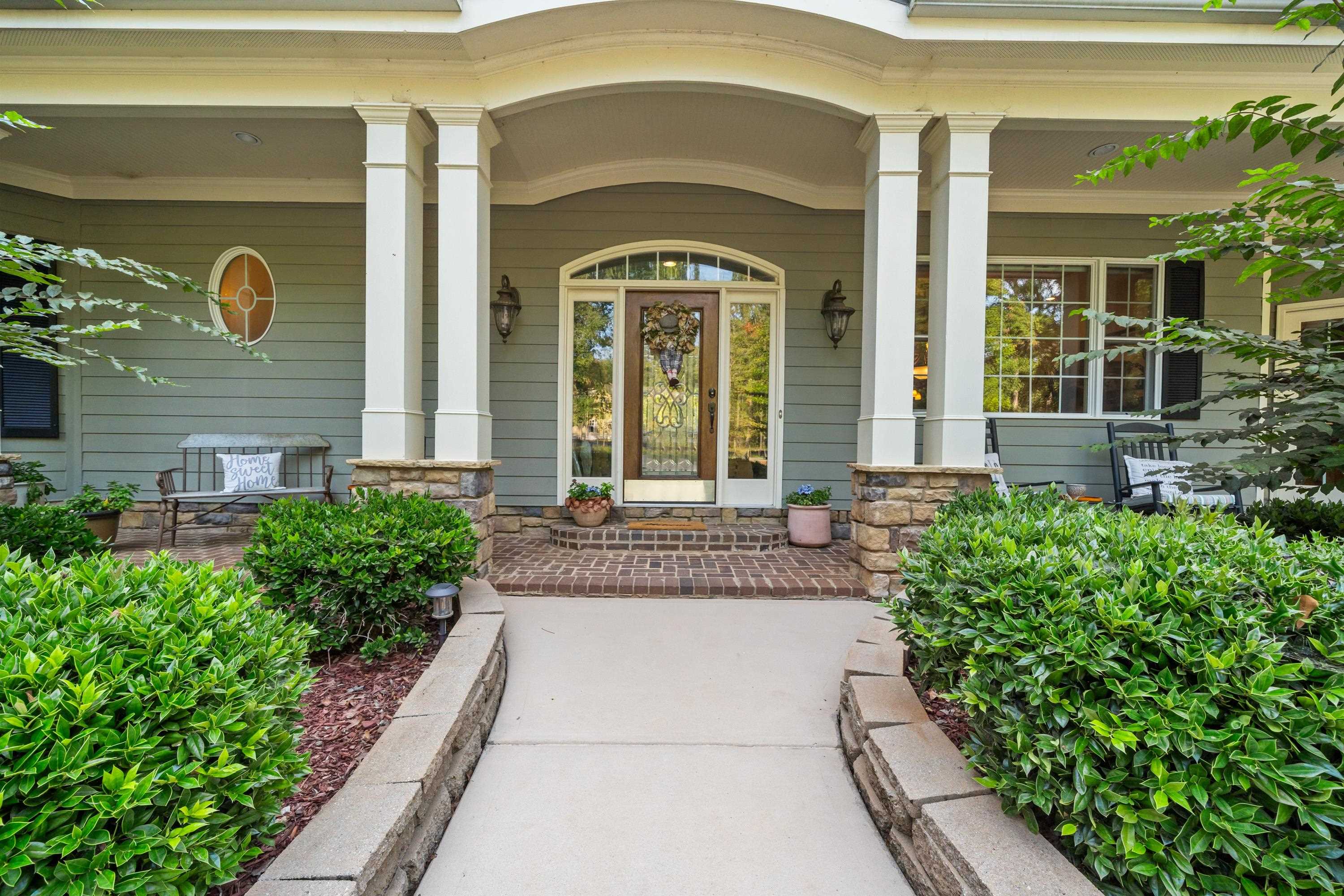 1020 PEACHTREE COURT