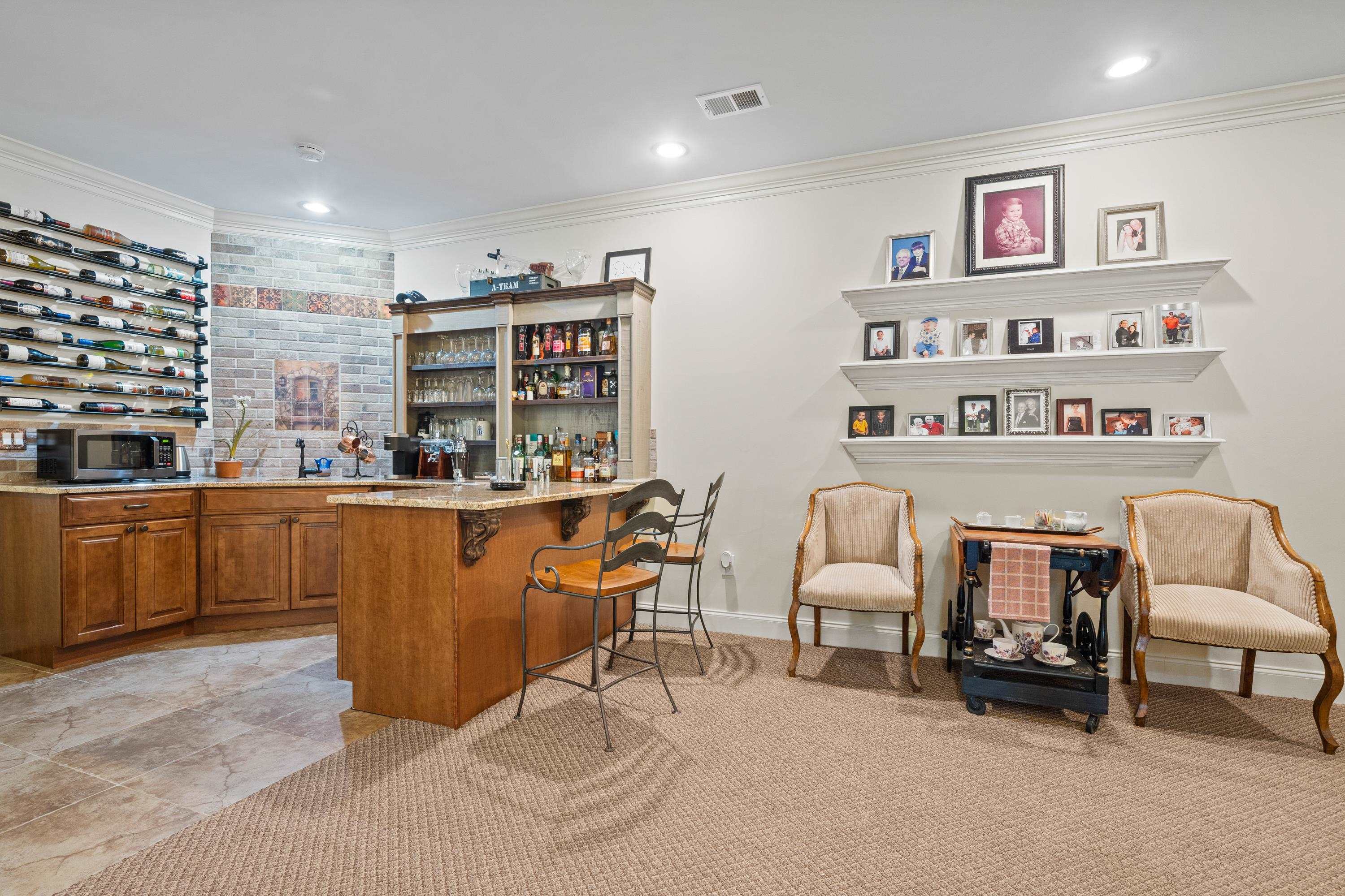 1020 PEACHTREE COURT