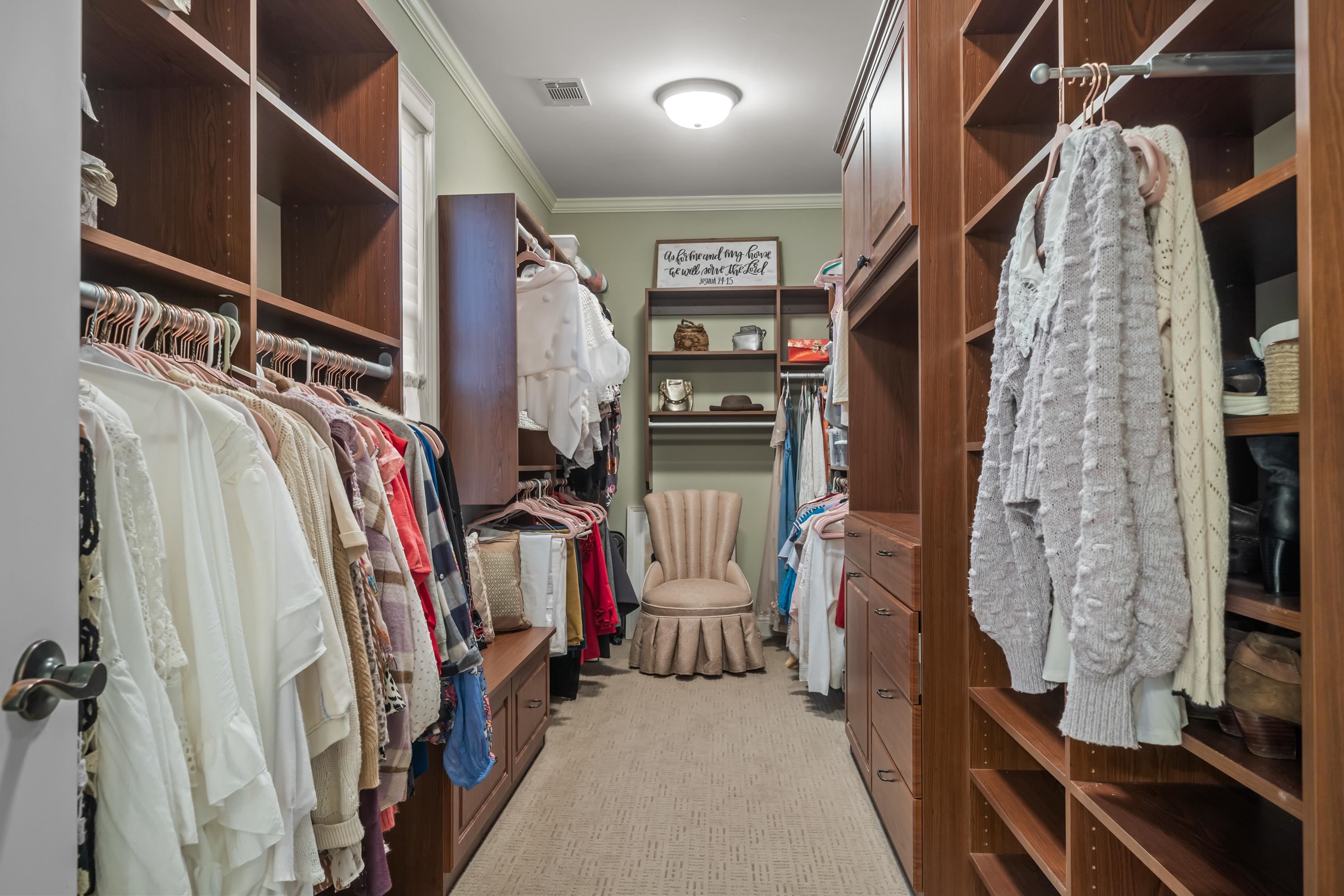 1020 PEACHTREE COURT
