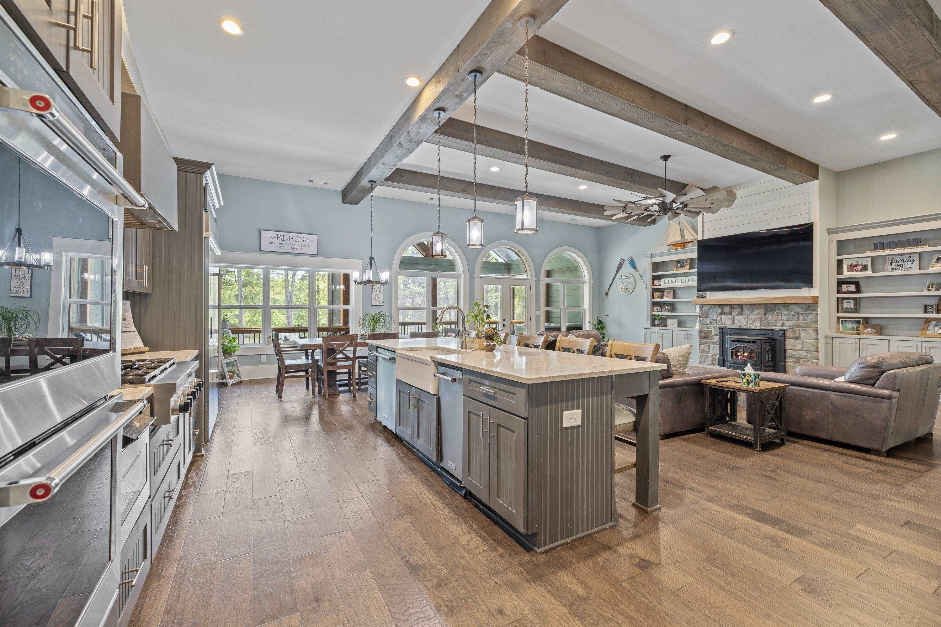 128 LAKEVIEW DRIVE