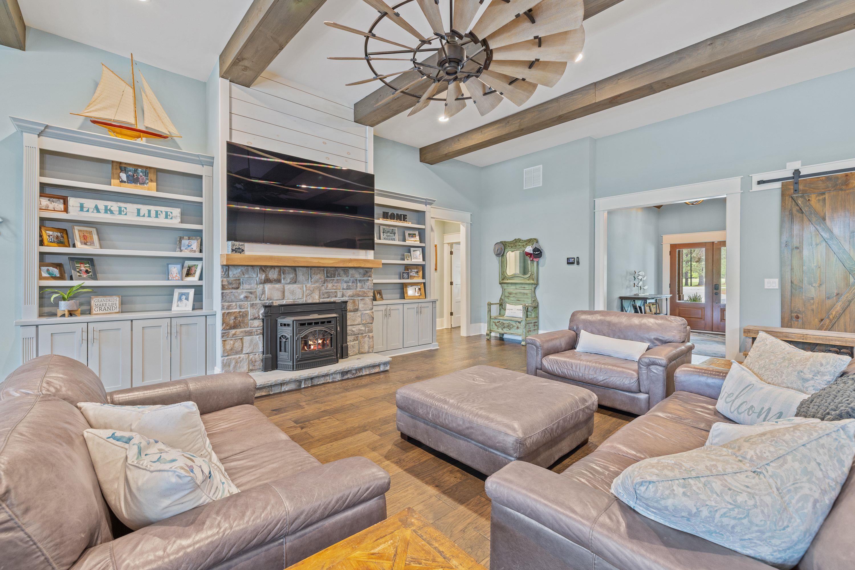 128 LAKEVIEW DRIVE