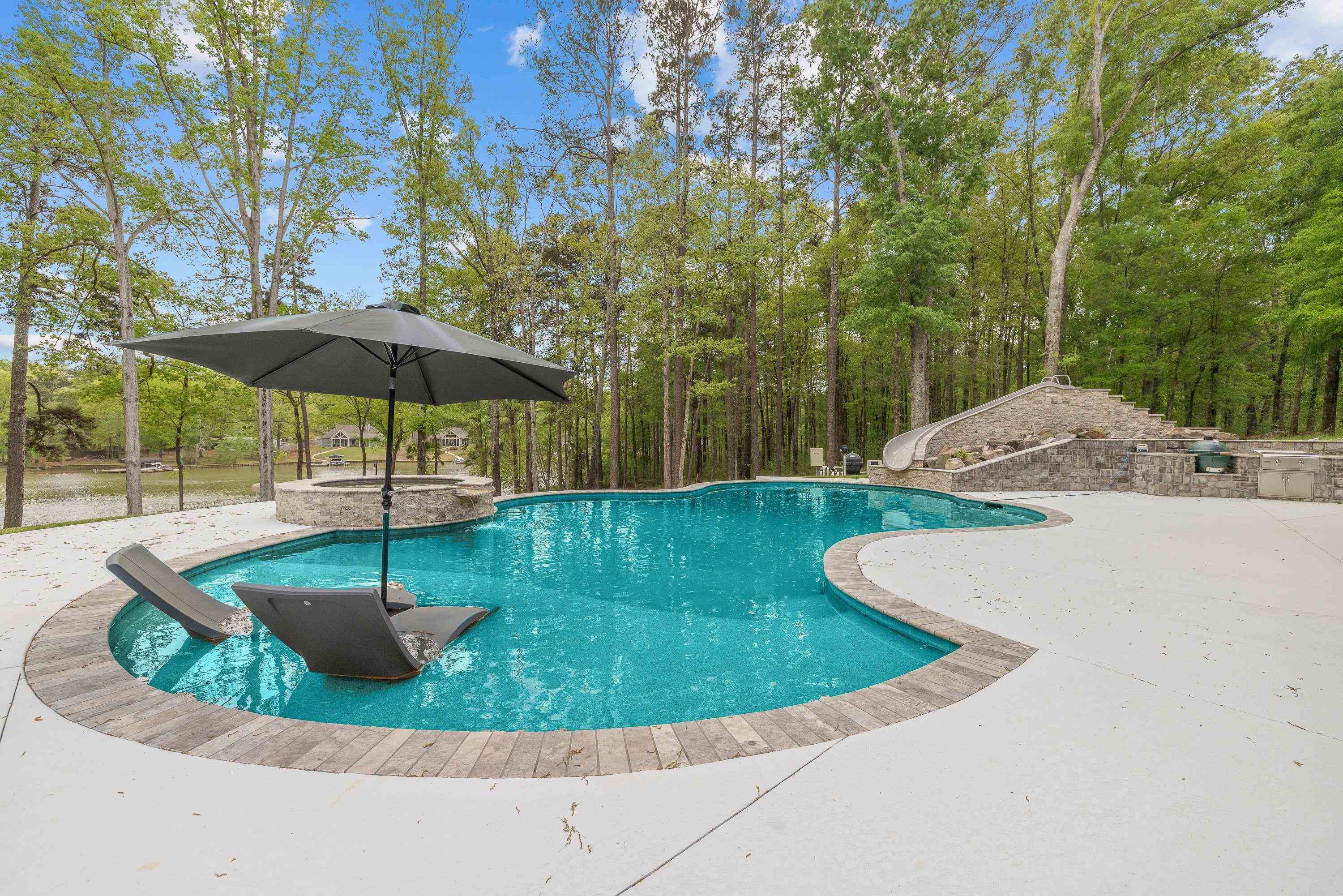 128 LAKEVIEW DRIVE