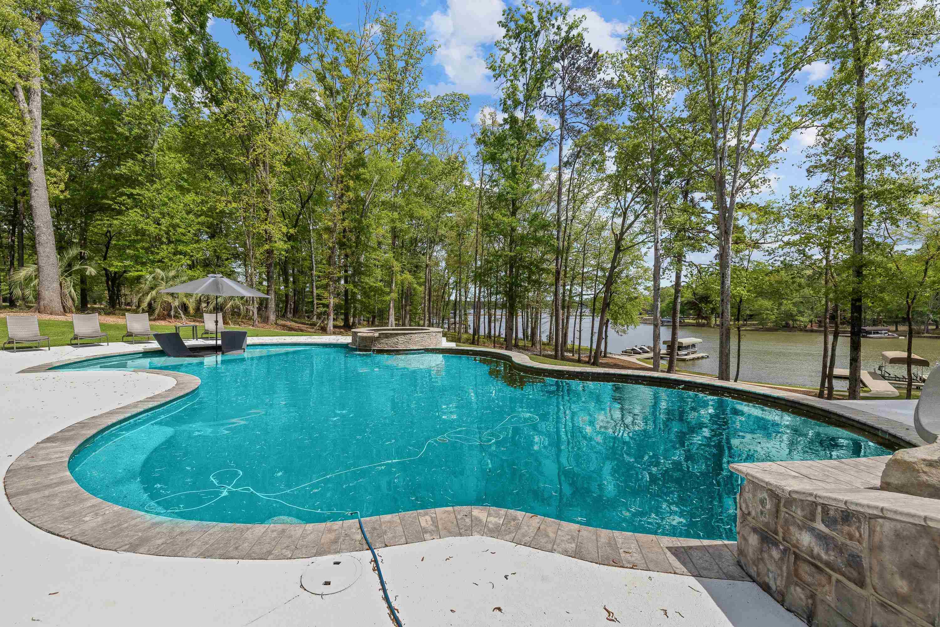 128 LAKEVIEW DRIVE