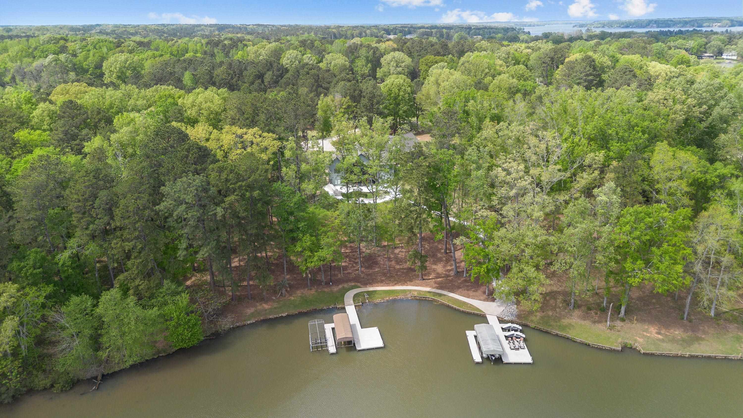 128 LAKEVIEW DRIVE