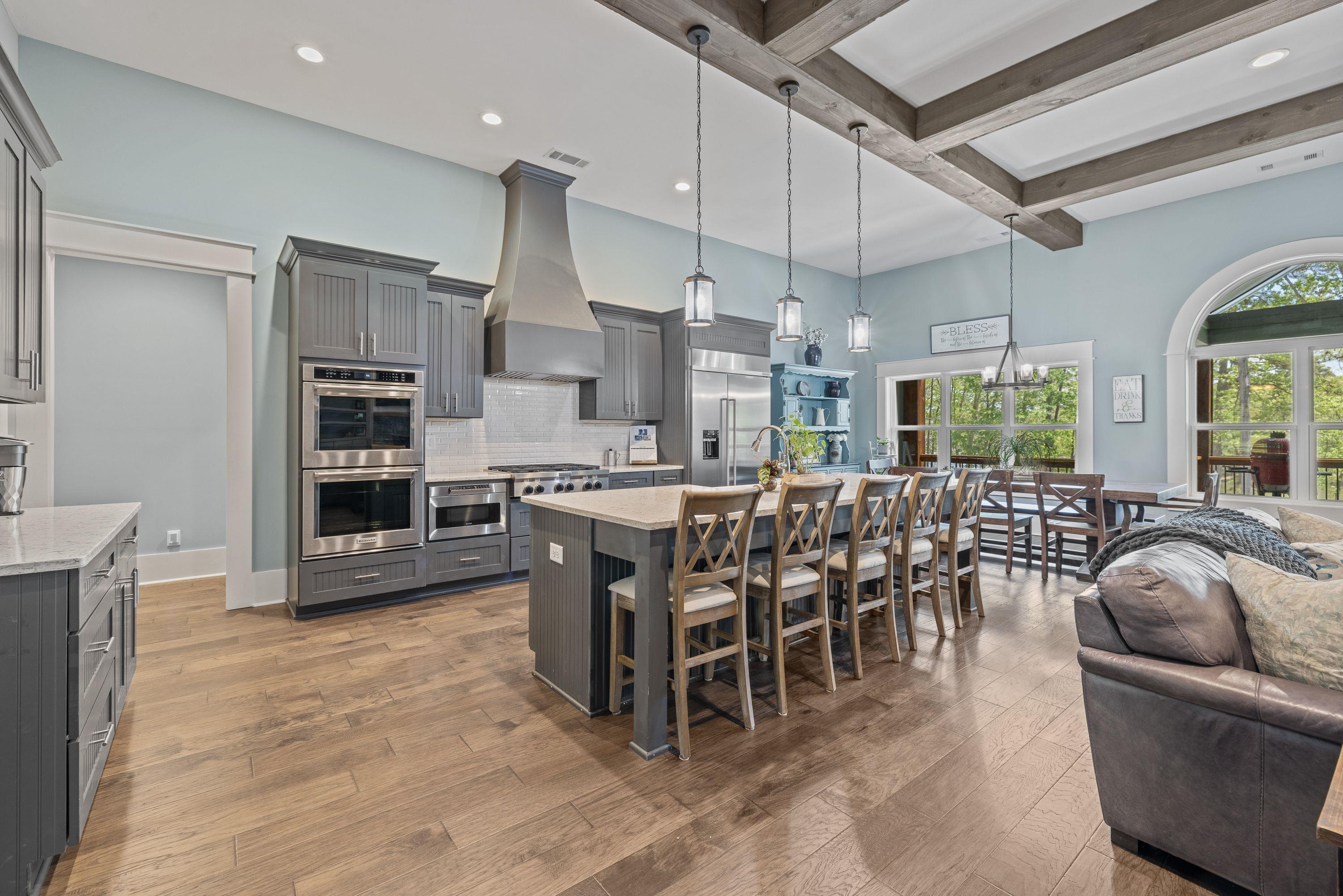 128 LAKEVIEW DRIVE