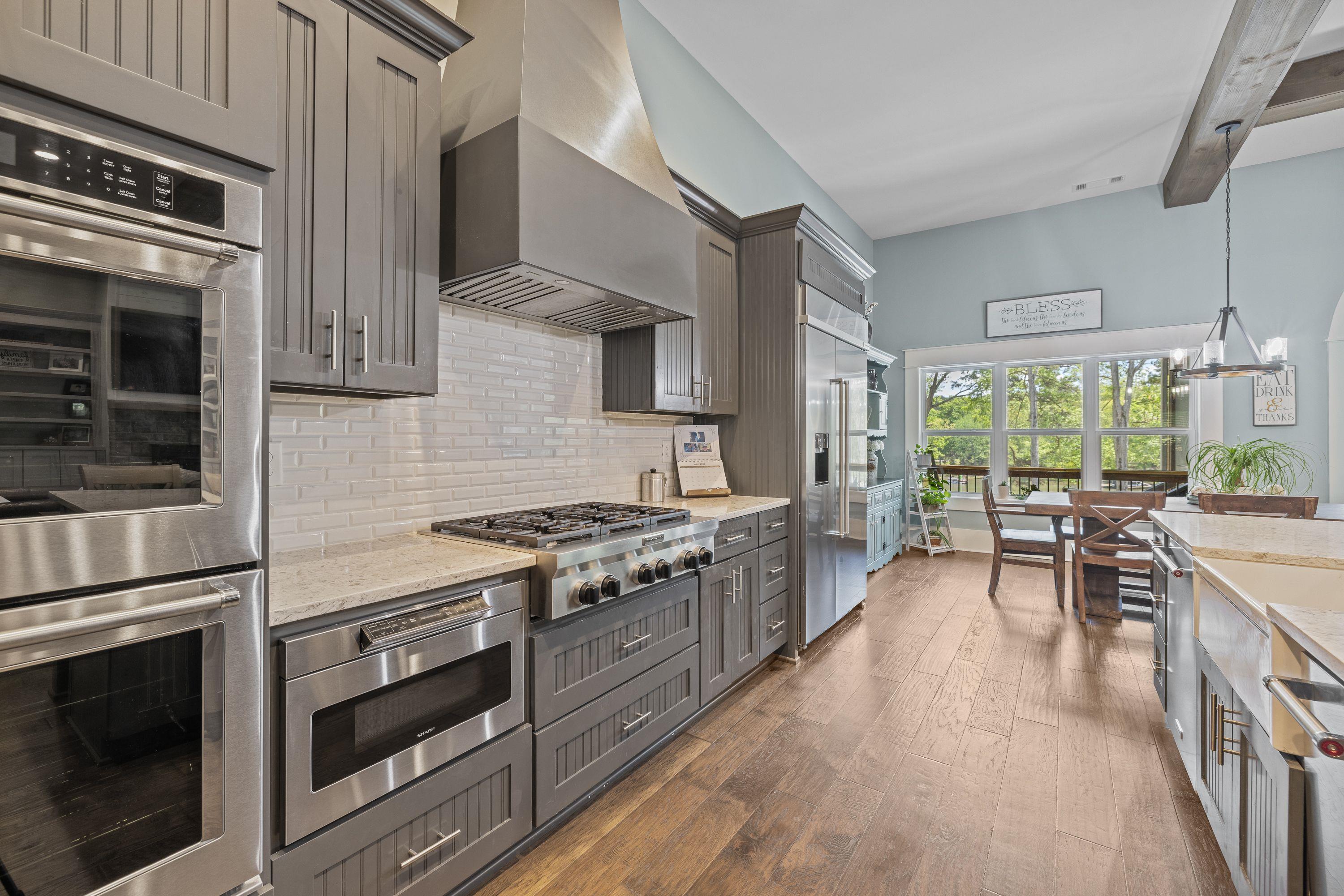 128 LAKEVIEW DRIVE