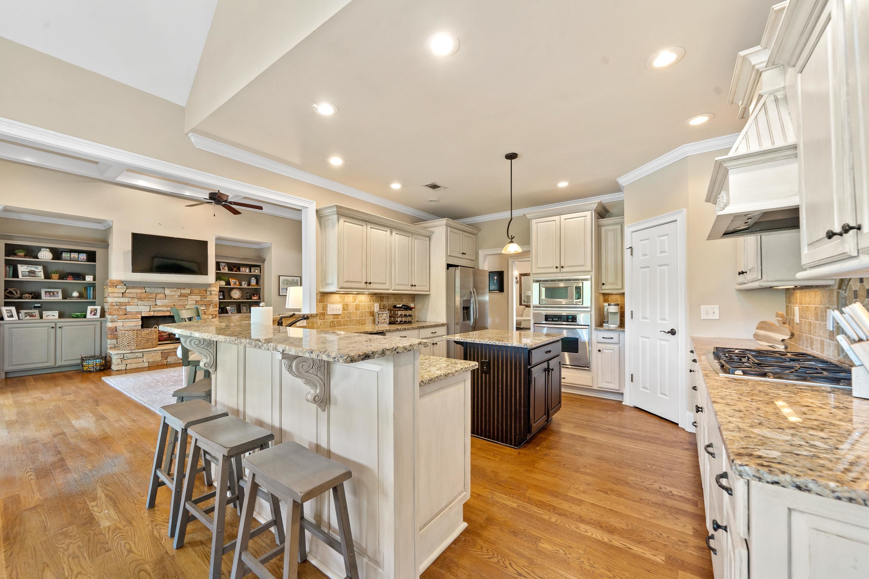 1100 TURNBERRY CIRCLE
