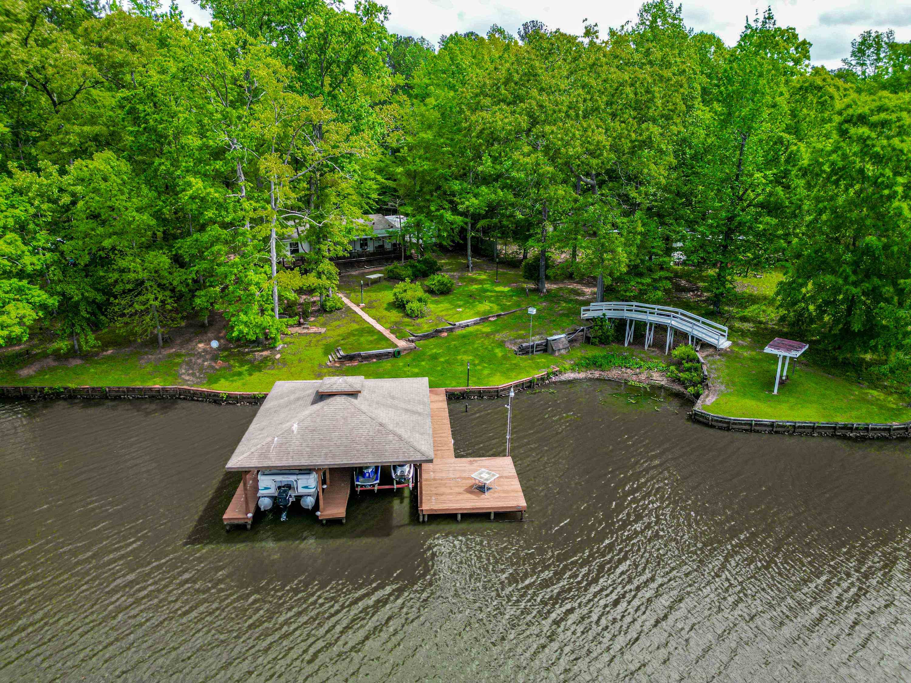 82 DOGWOOD COURT