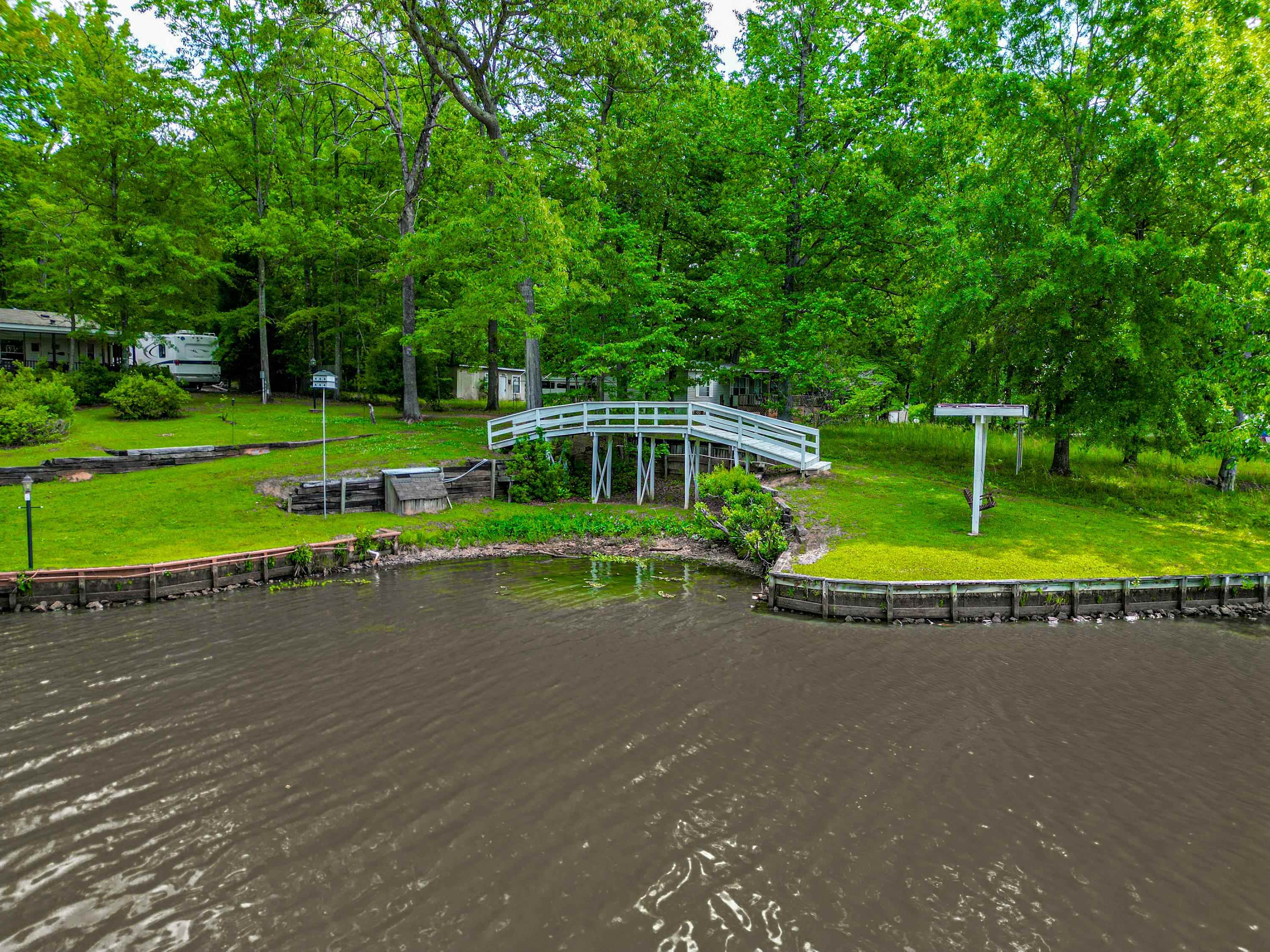 82 DOGWOOD COURT