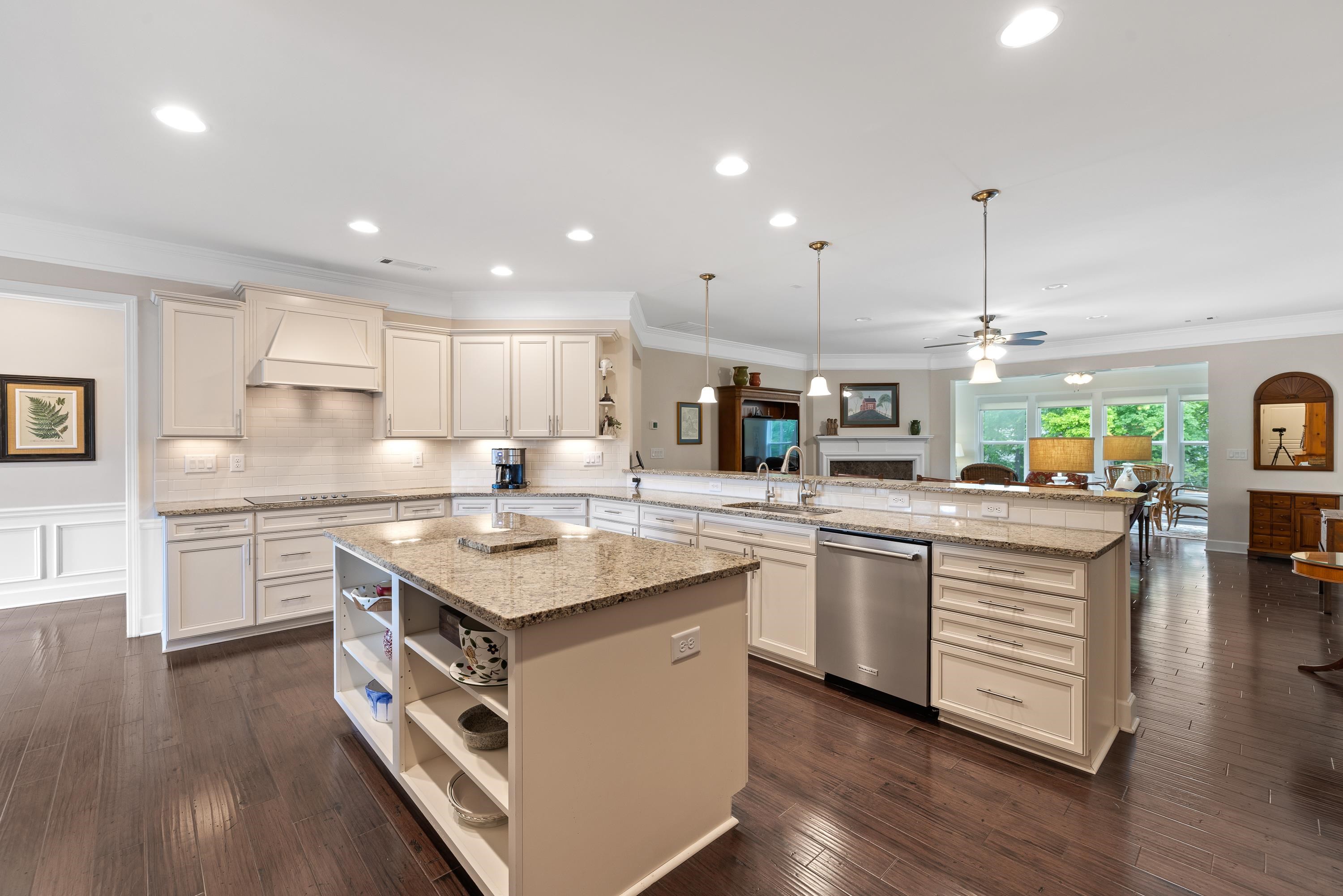 1041 ISLAND INLET COVE