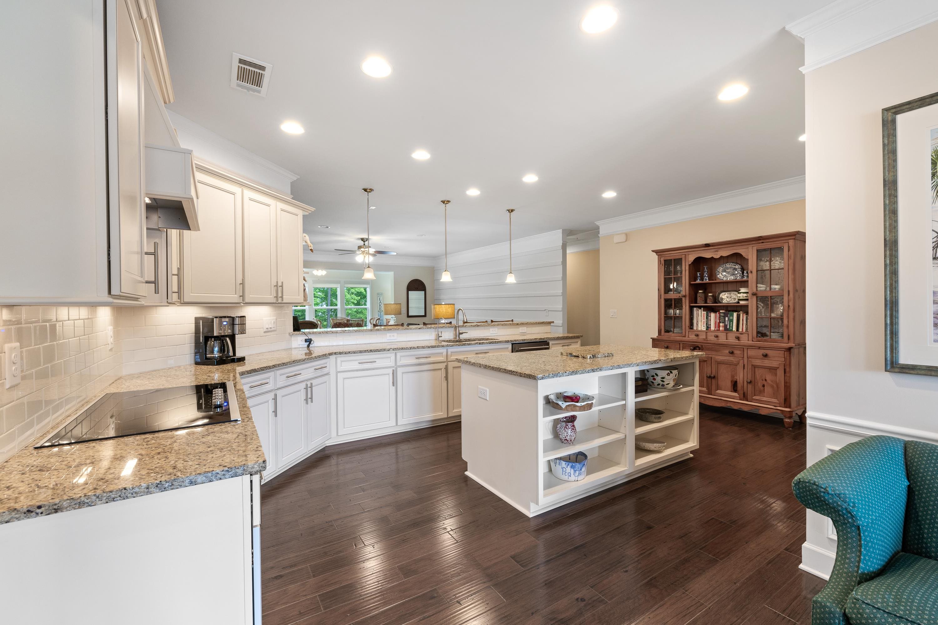 1041 ISLAND INLET COVE