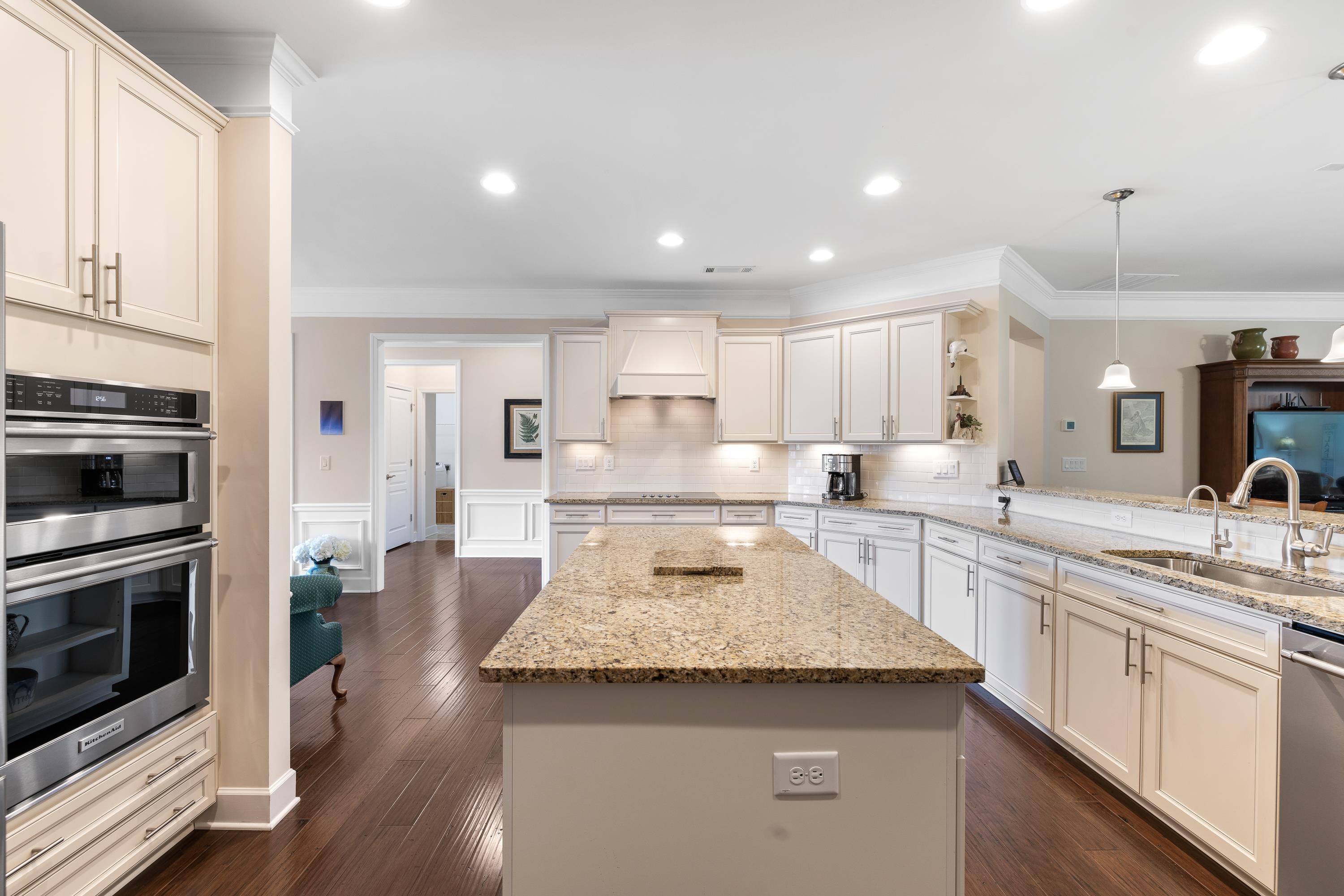 1041 ISLAND INLET COVE