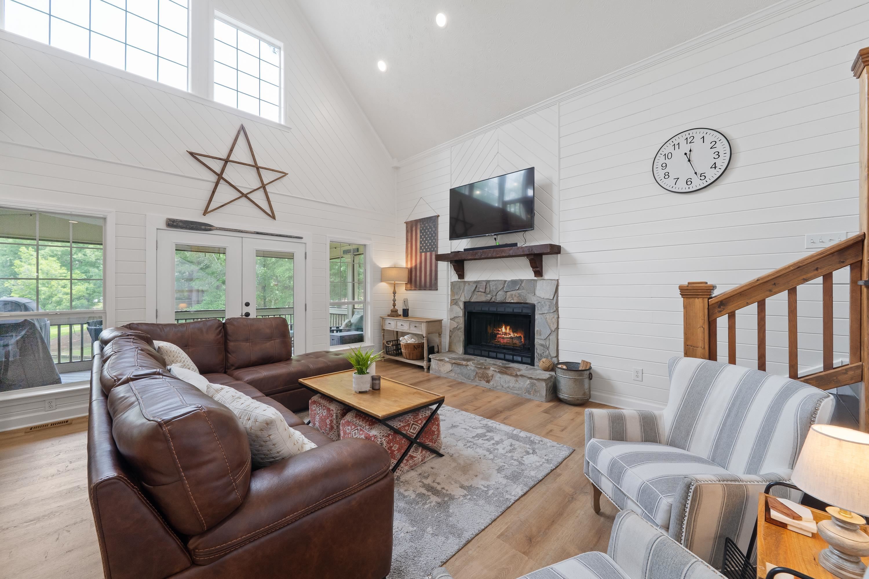 206 B HICKORY POINT DRIVE