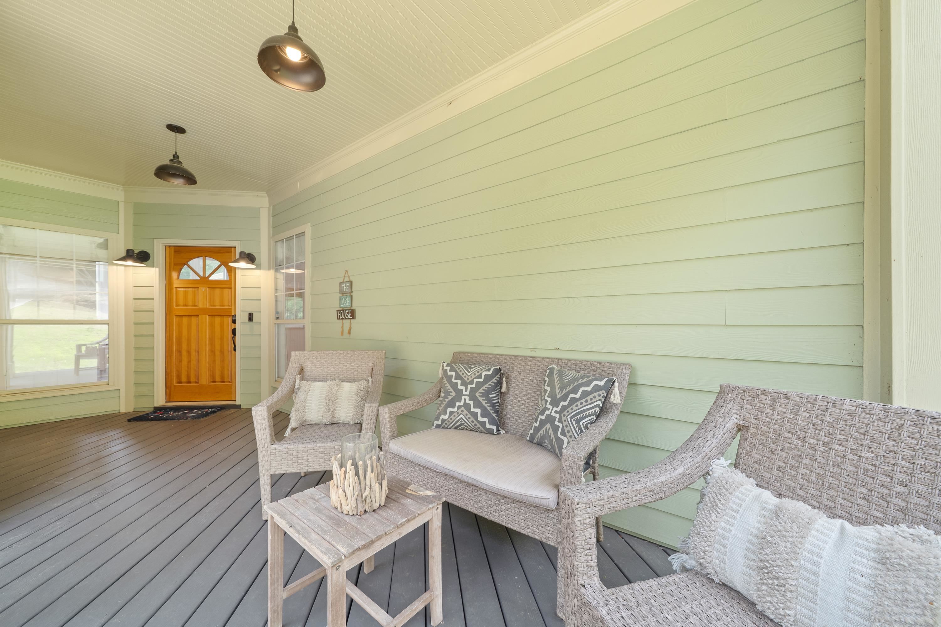 206 B HICKORY POINT DRIVE