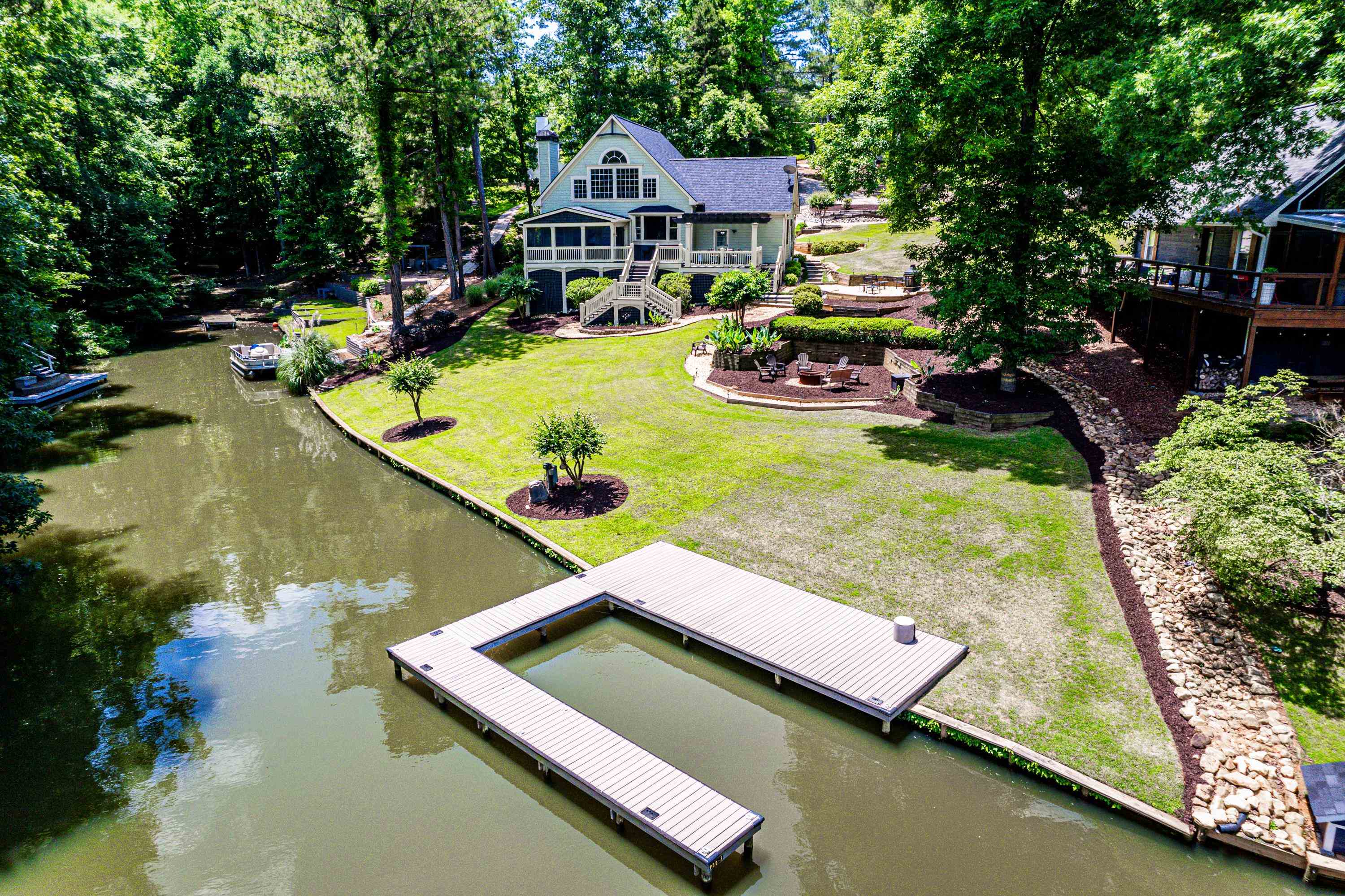 206 B HICKORY POINT DRIVE