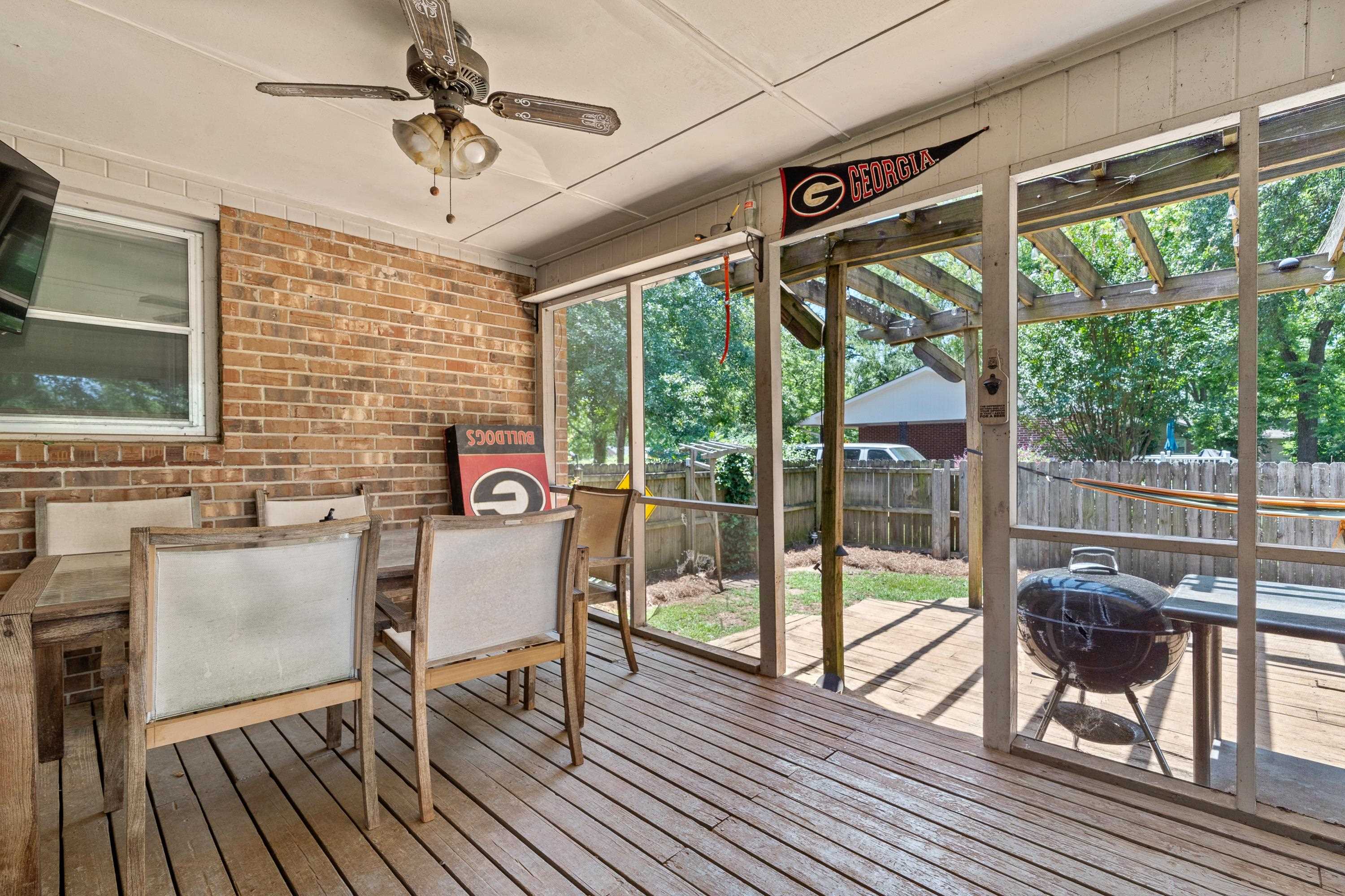 116 SE ROSEWOOD DRIVE