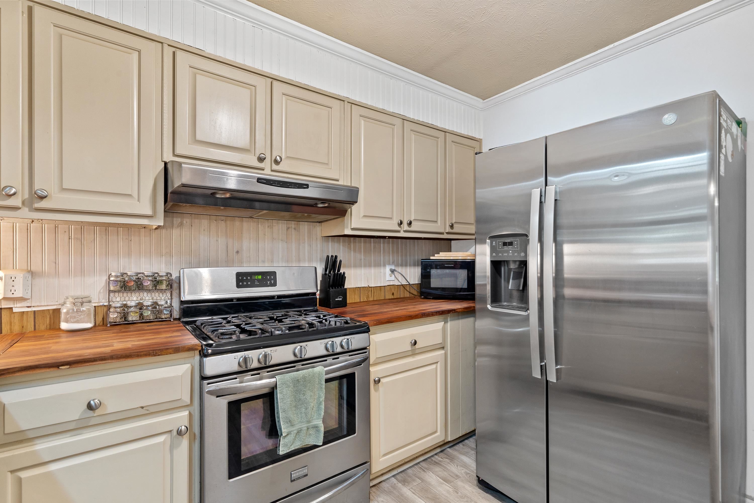 116 SE ROSEWOOD DRIVE