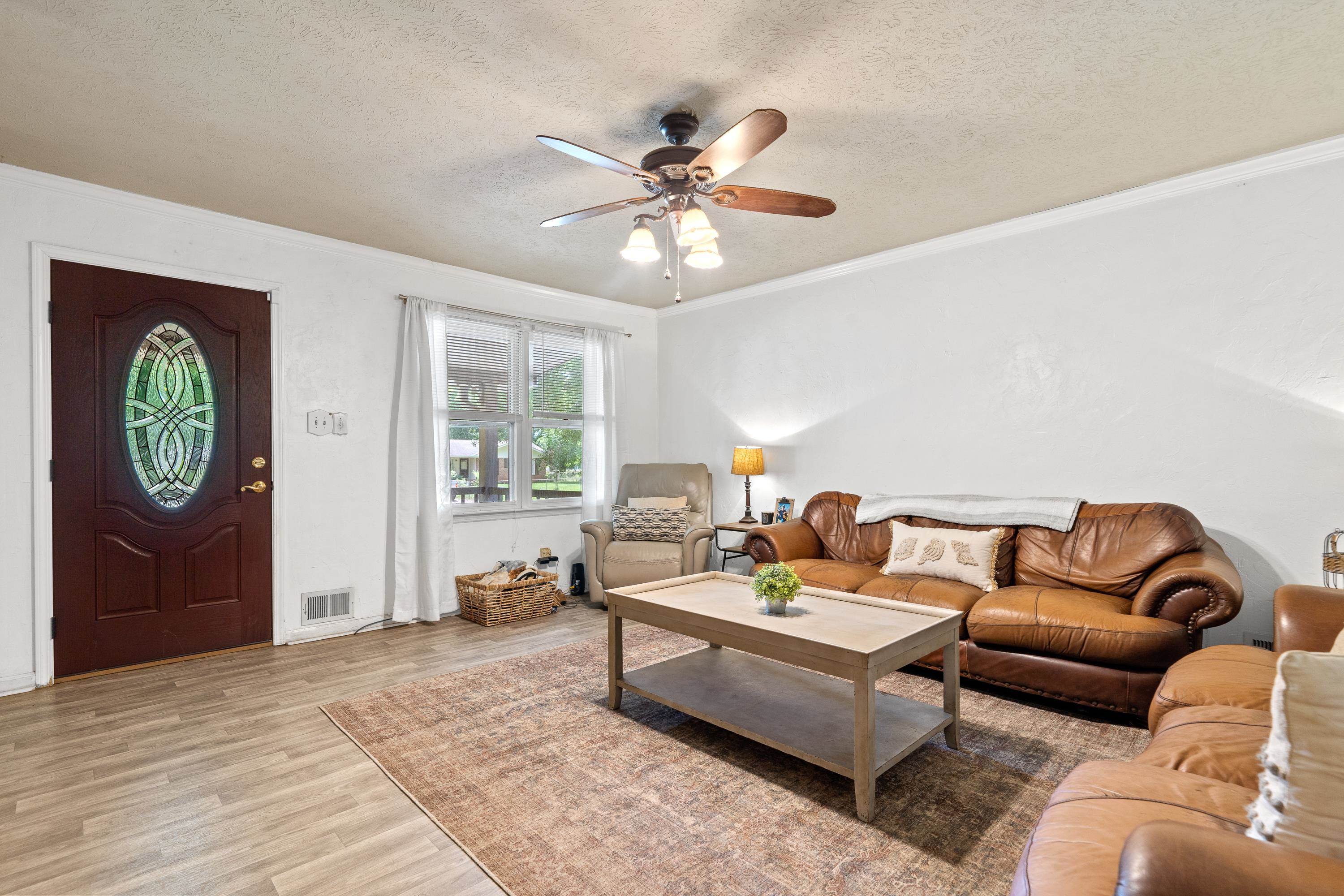 116 SE ROSEWOOD DRIVE