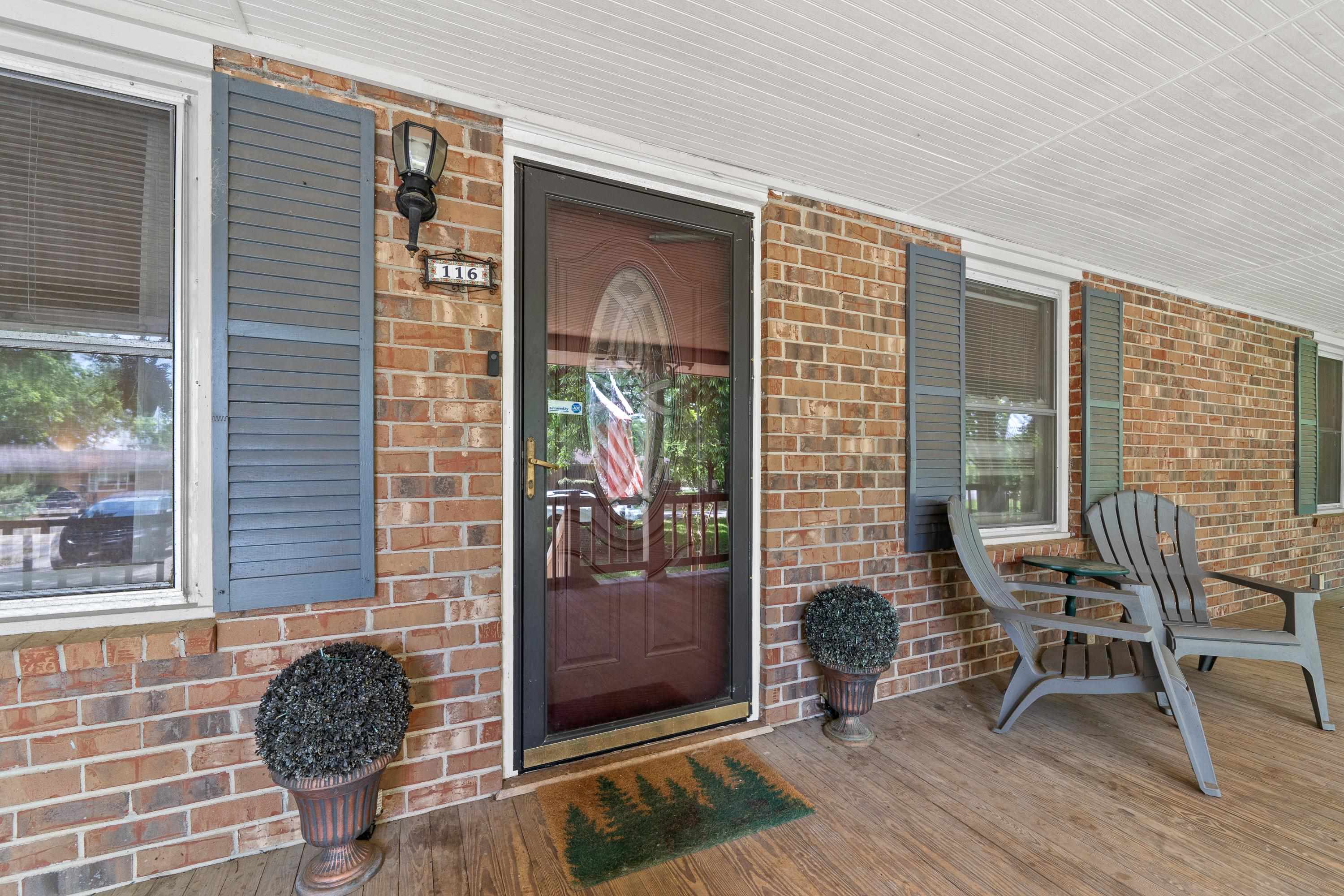 116 SE ROSEWOOD DRIVE