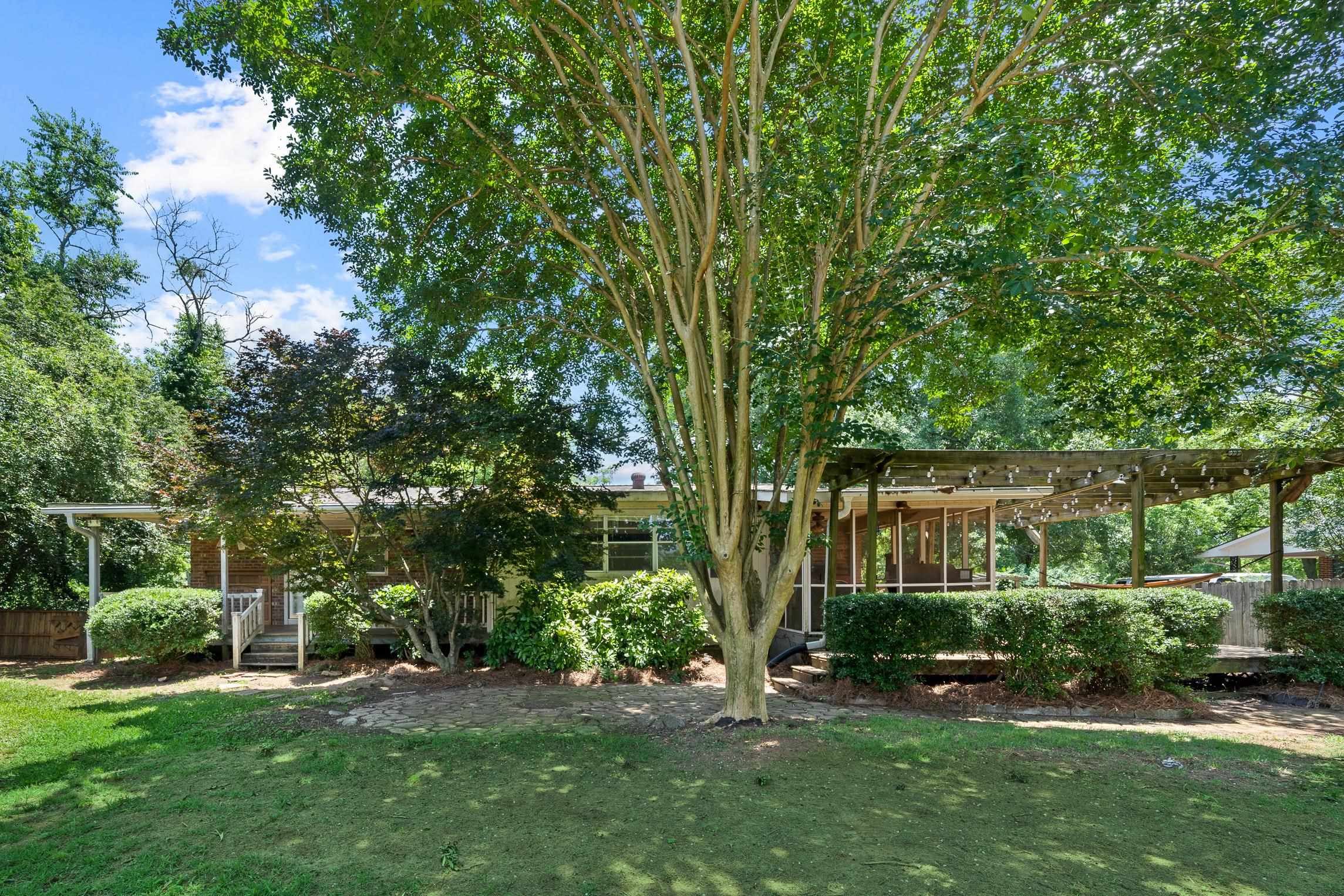 116 SE ROSEWOOD DRIVE