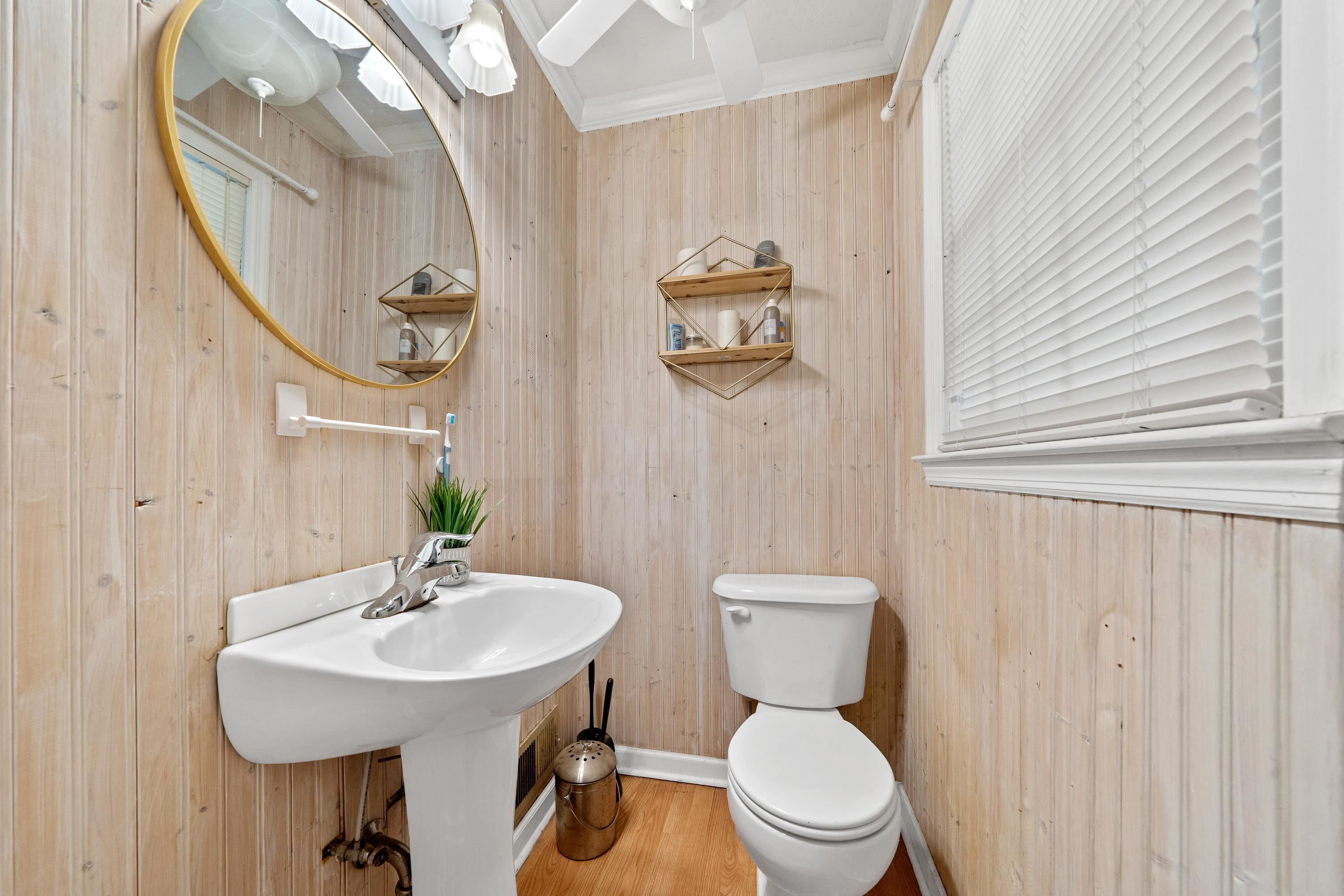 116 SE ROSEWOOD DRIVE