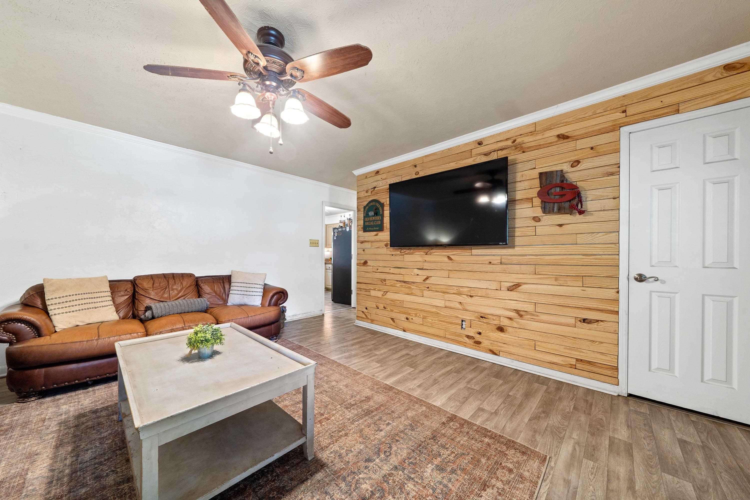 116 SE ROSEWOOD DRIVE