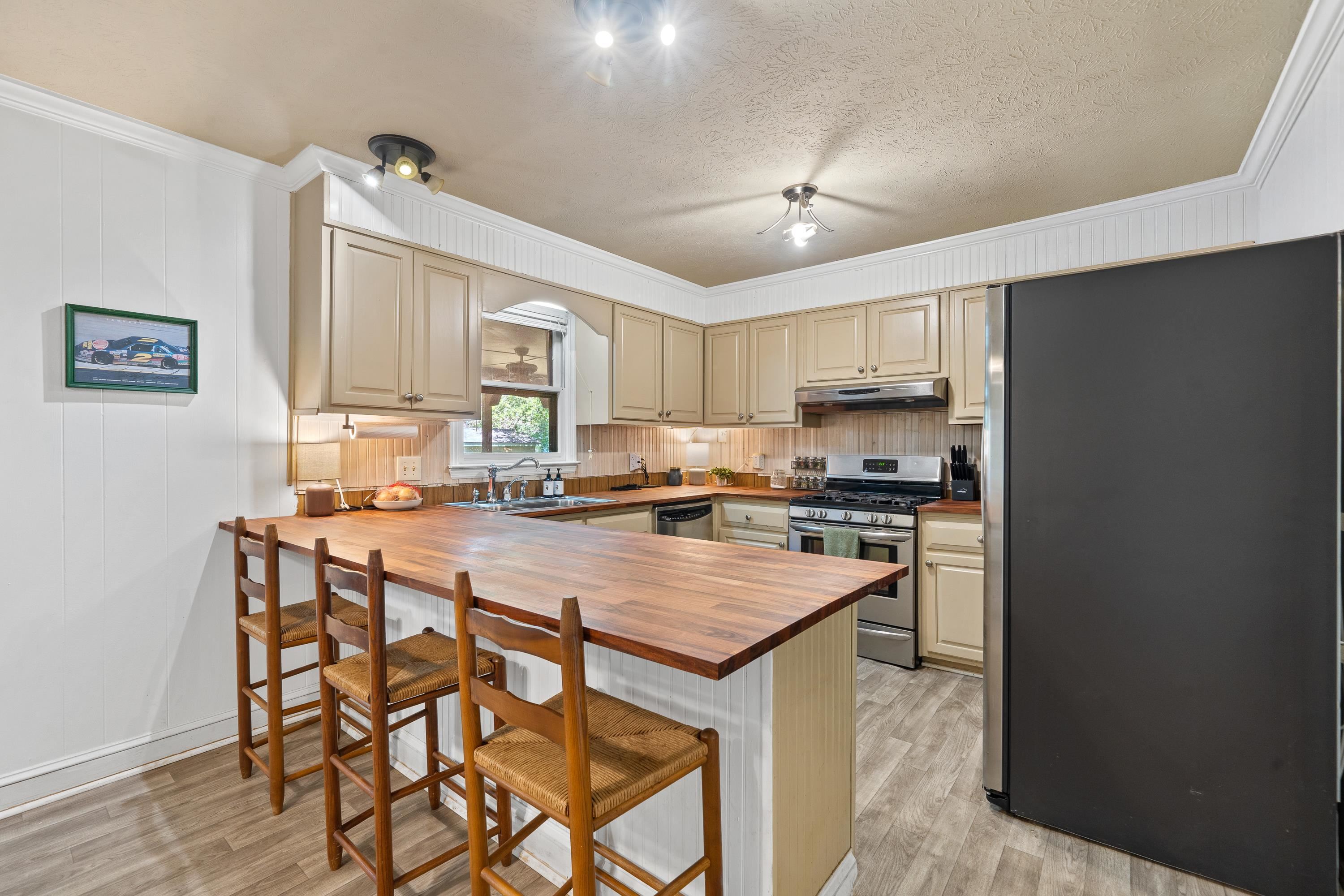 116 SE ROSEWOOD DRIVE