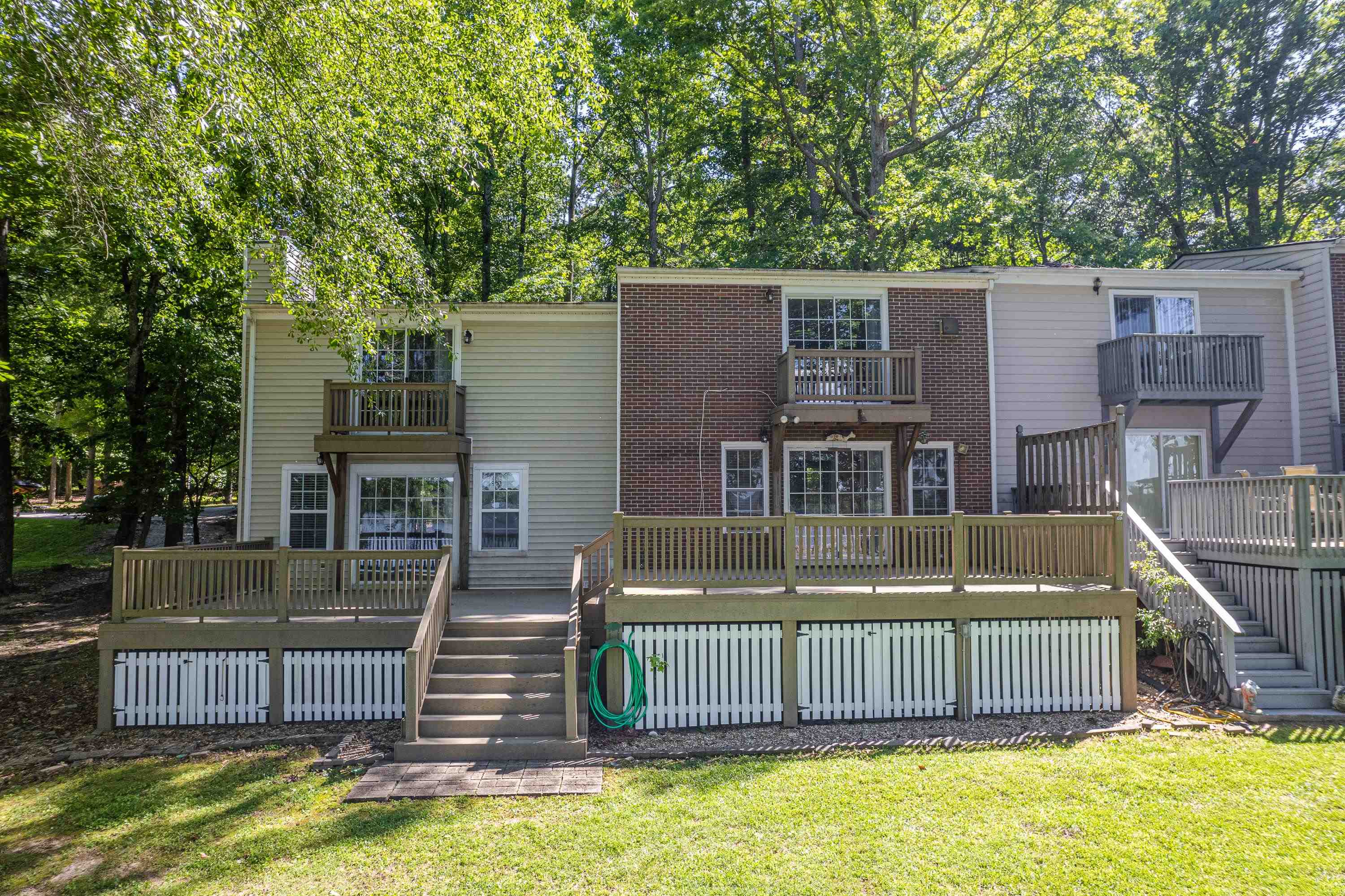 384 - 1&2 ARROWHEAD TRAIL