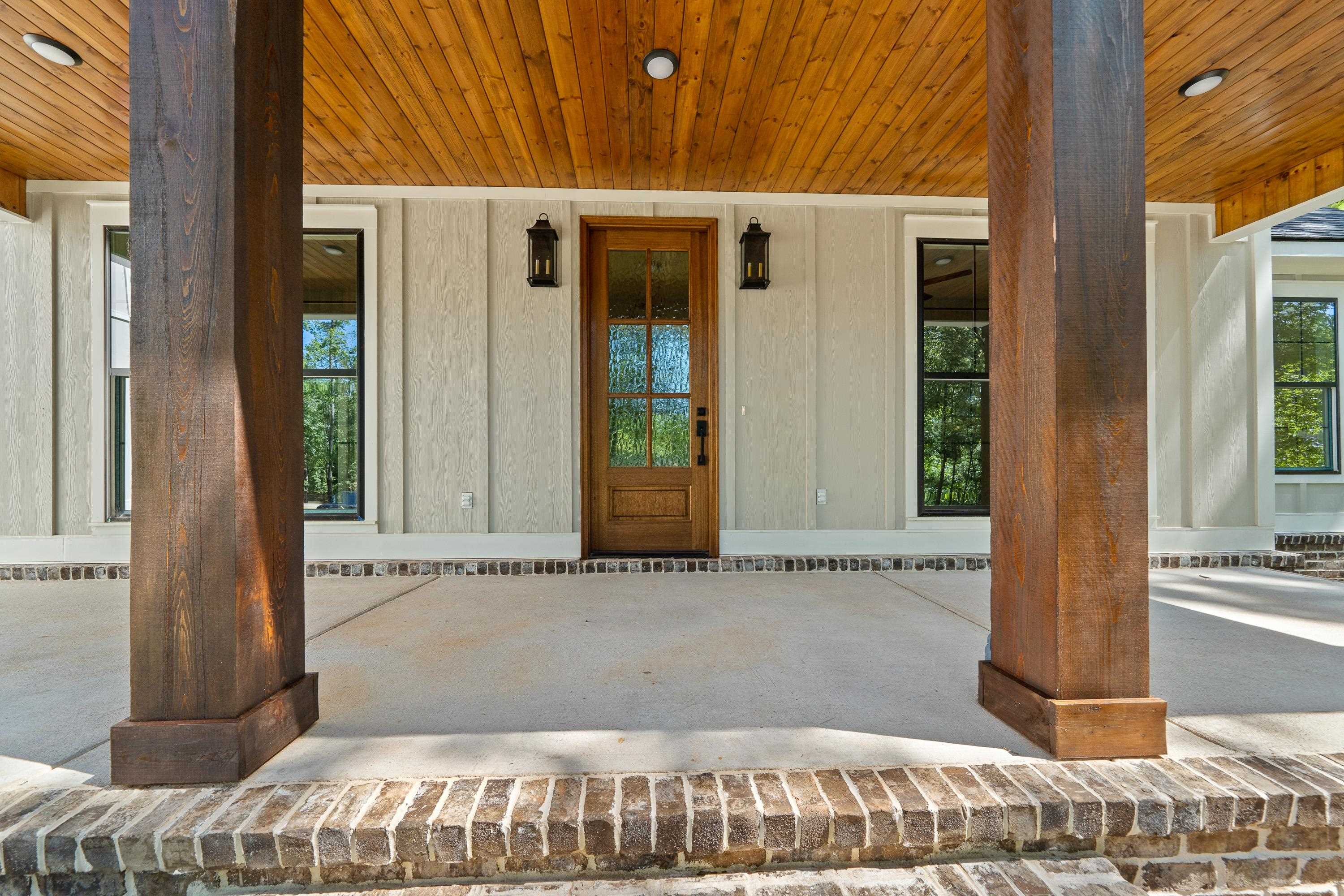 1211 TURNBERRY CIRCLE