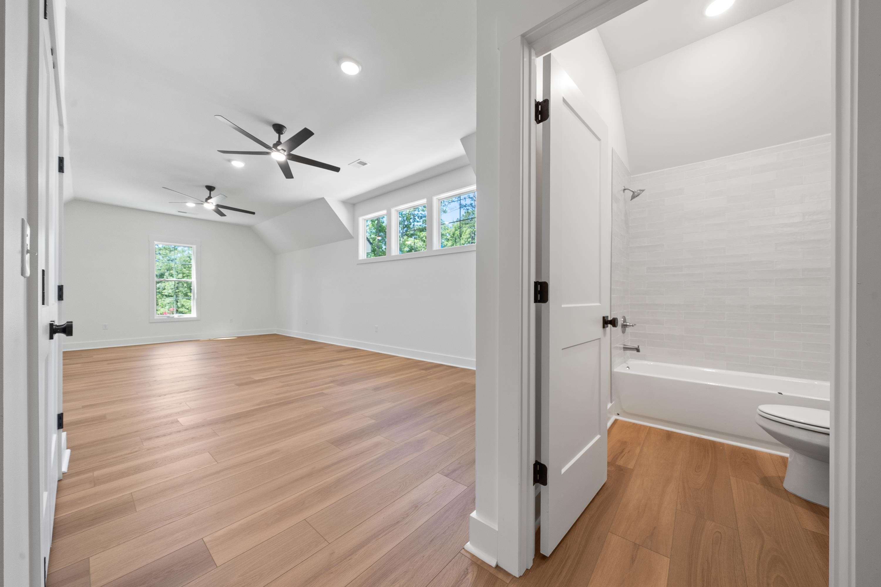 1211 TURNBERRY CIRCLE