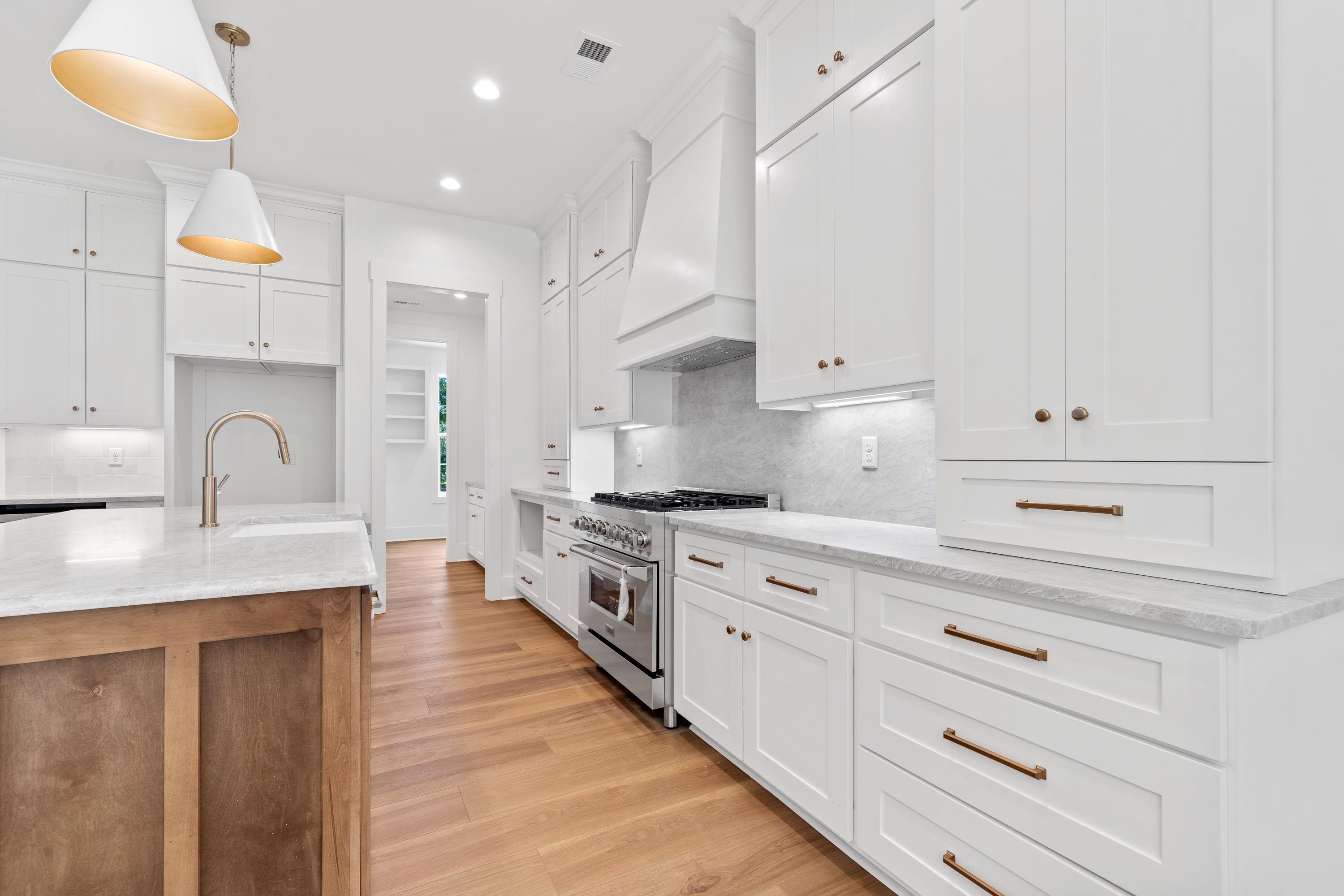 1211 TURNBERRY CIRCLE