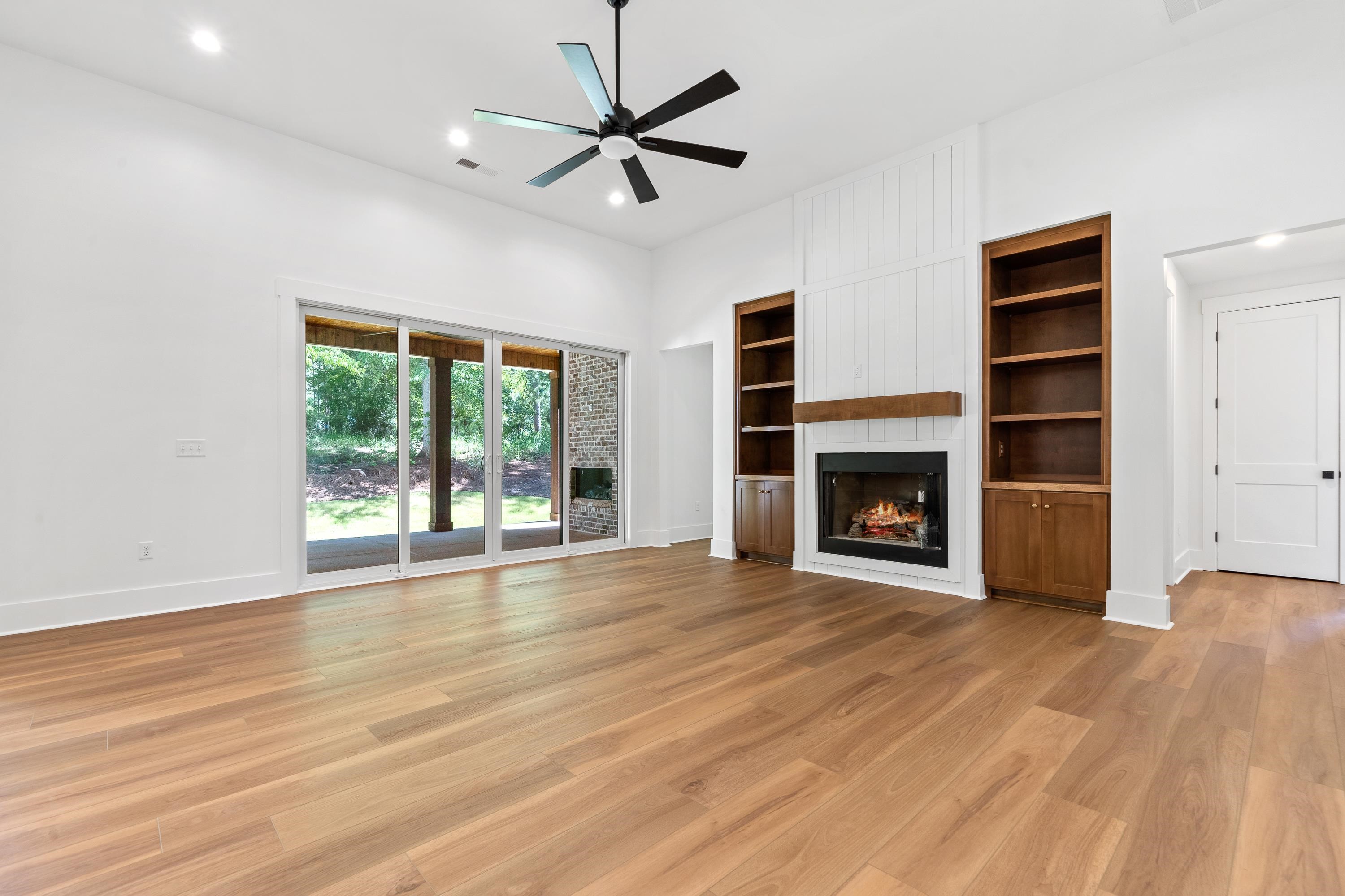 1211 TURNBERRY CIRCLE