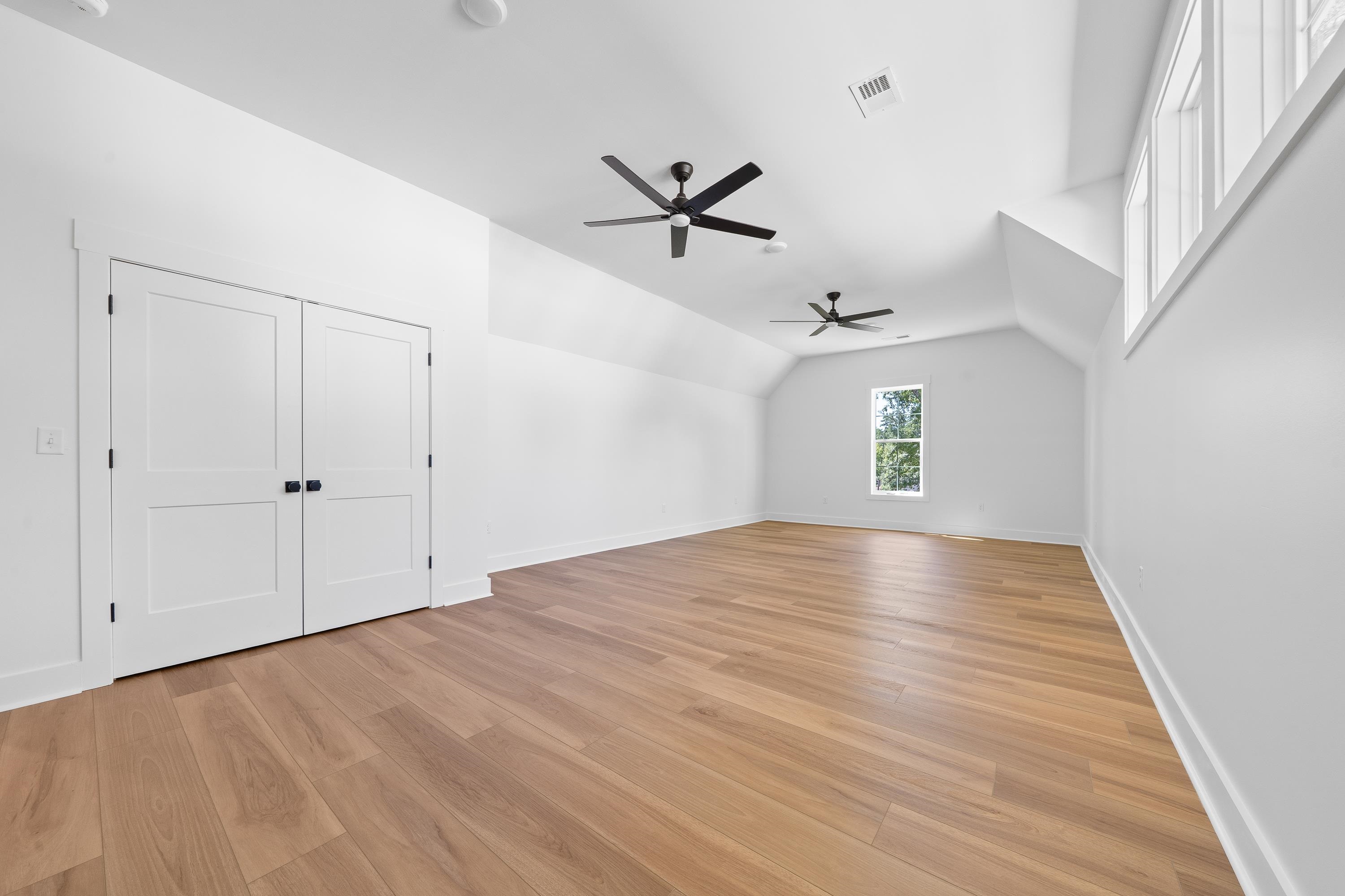 1211 TURNBERRY CIRCLE