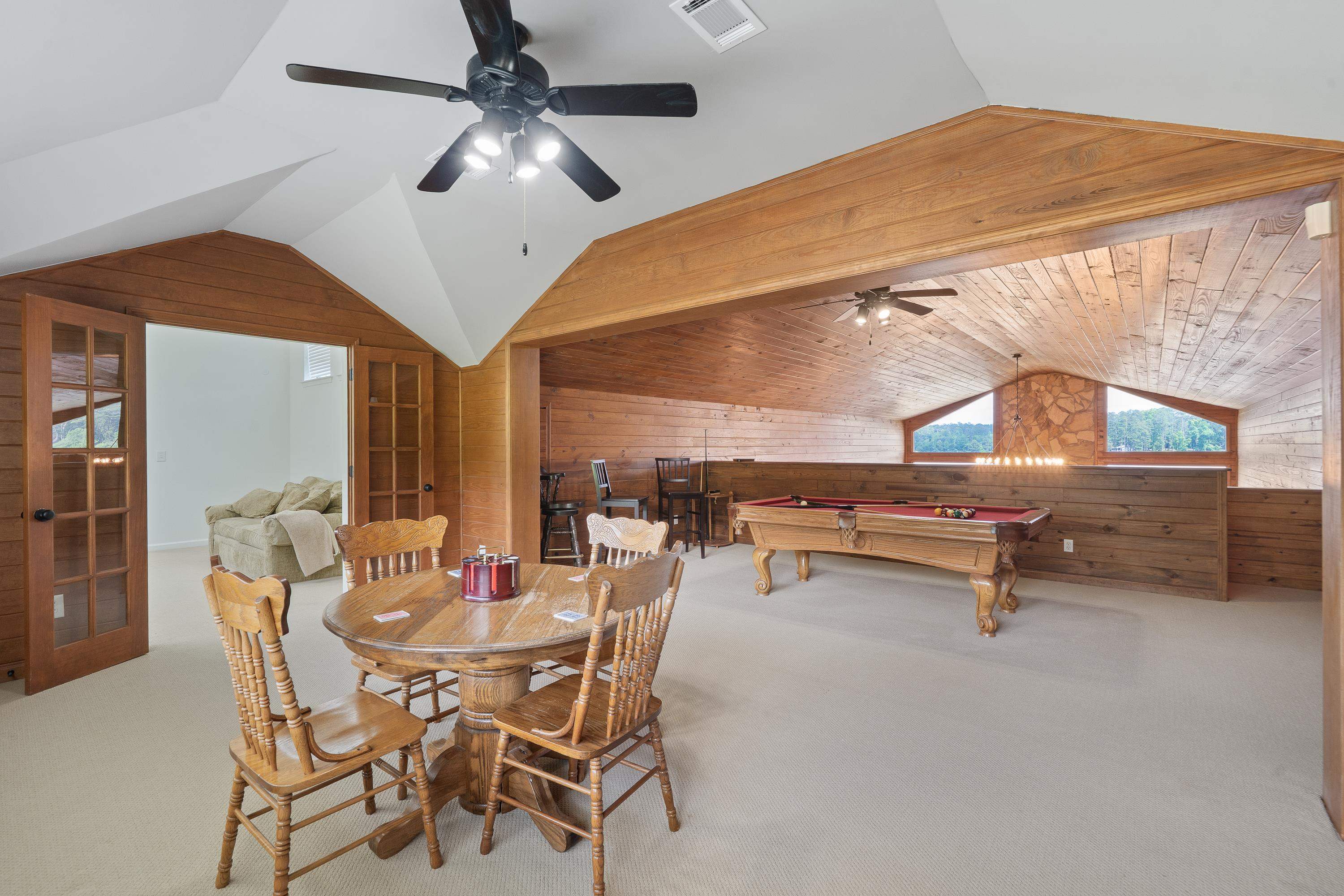 32 LILY POINT