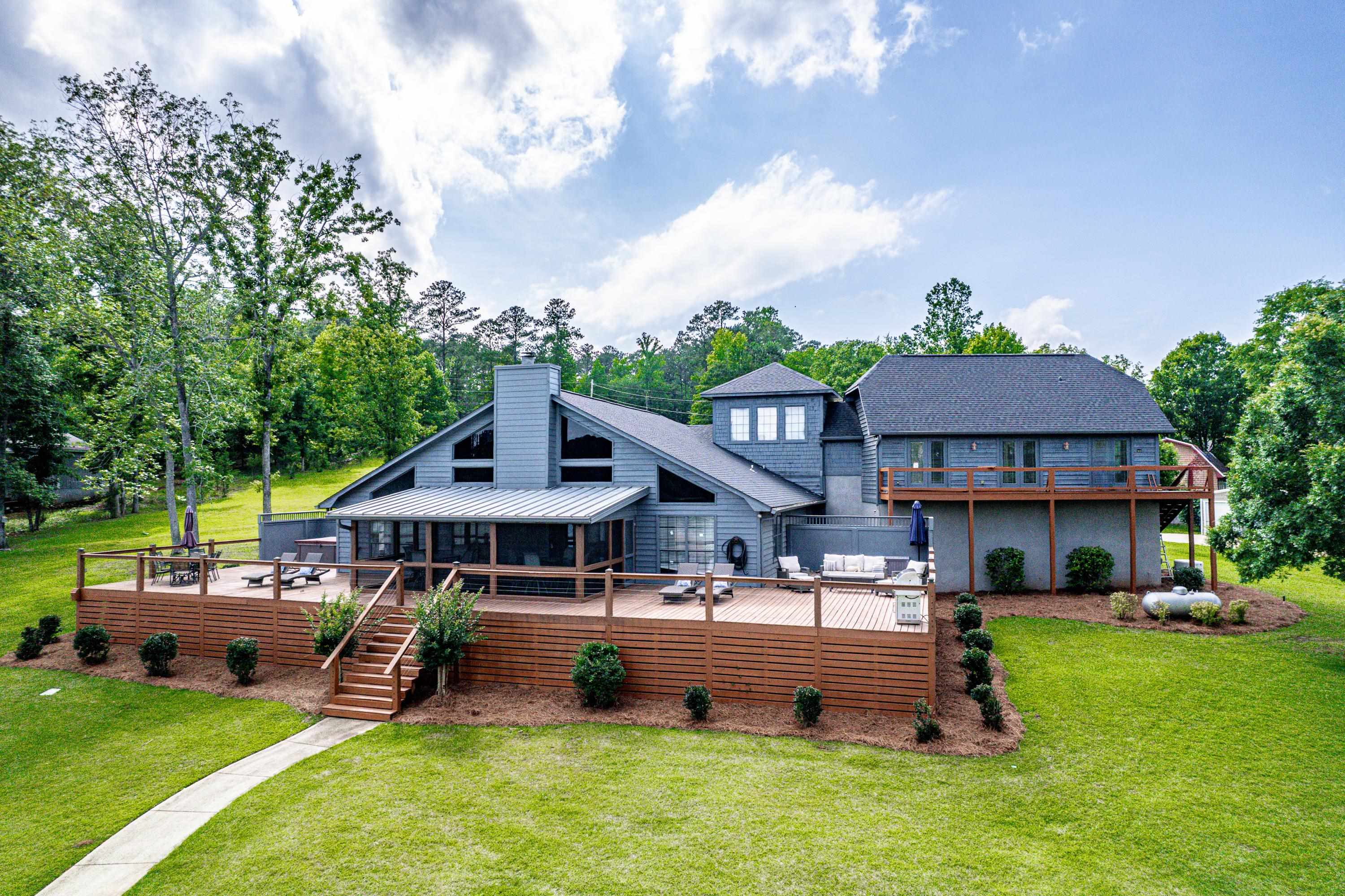 32 LILY POINT