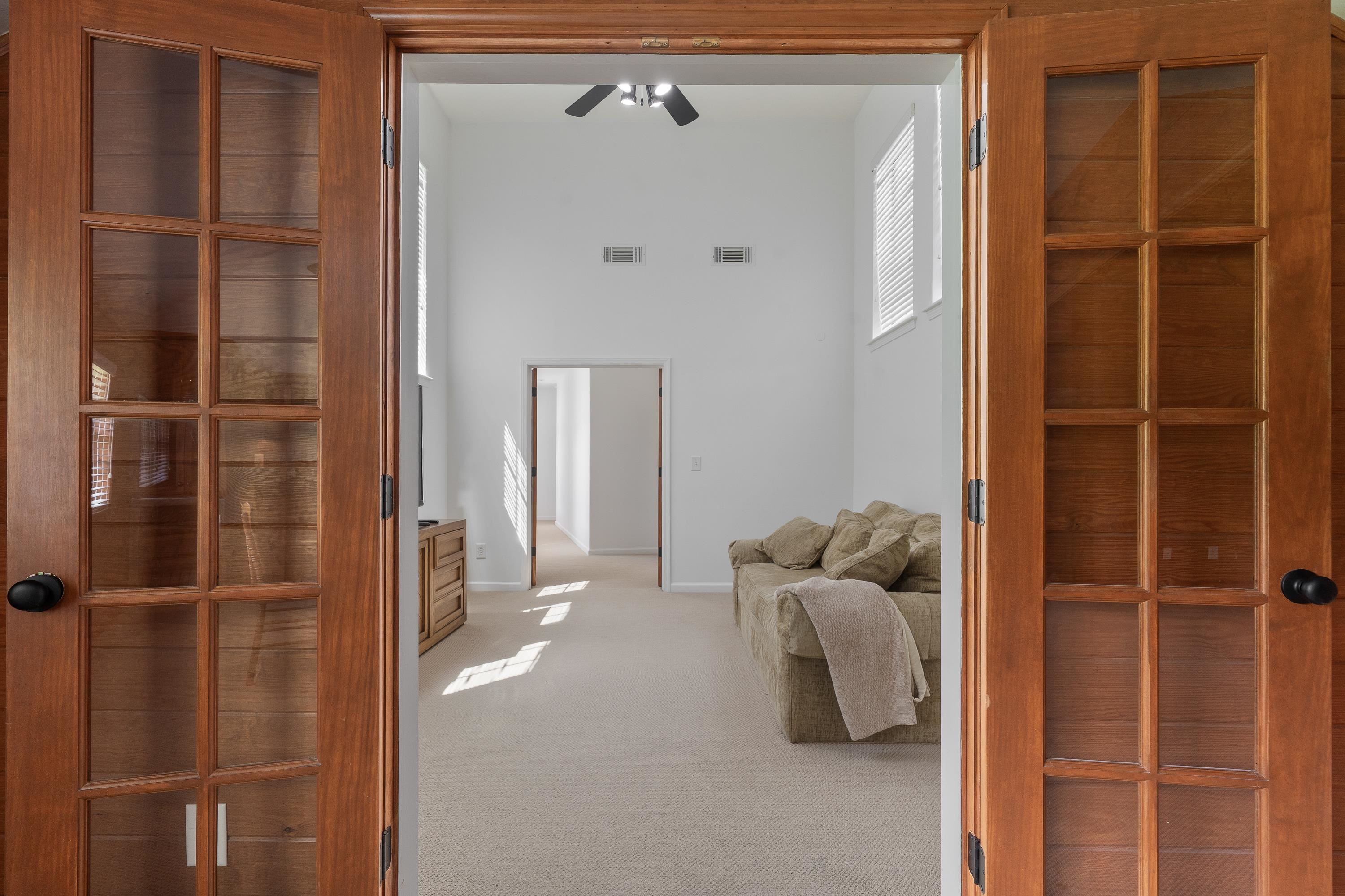 32 LILY POINT