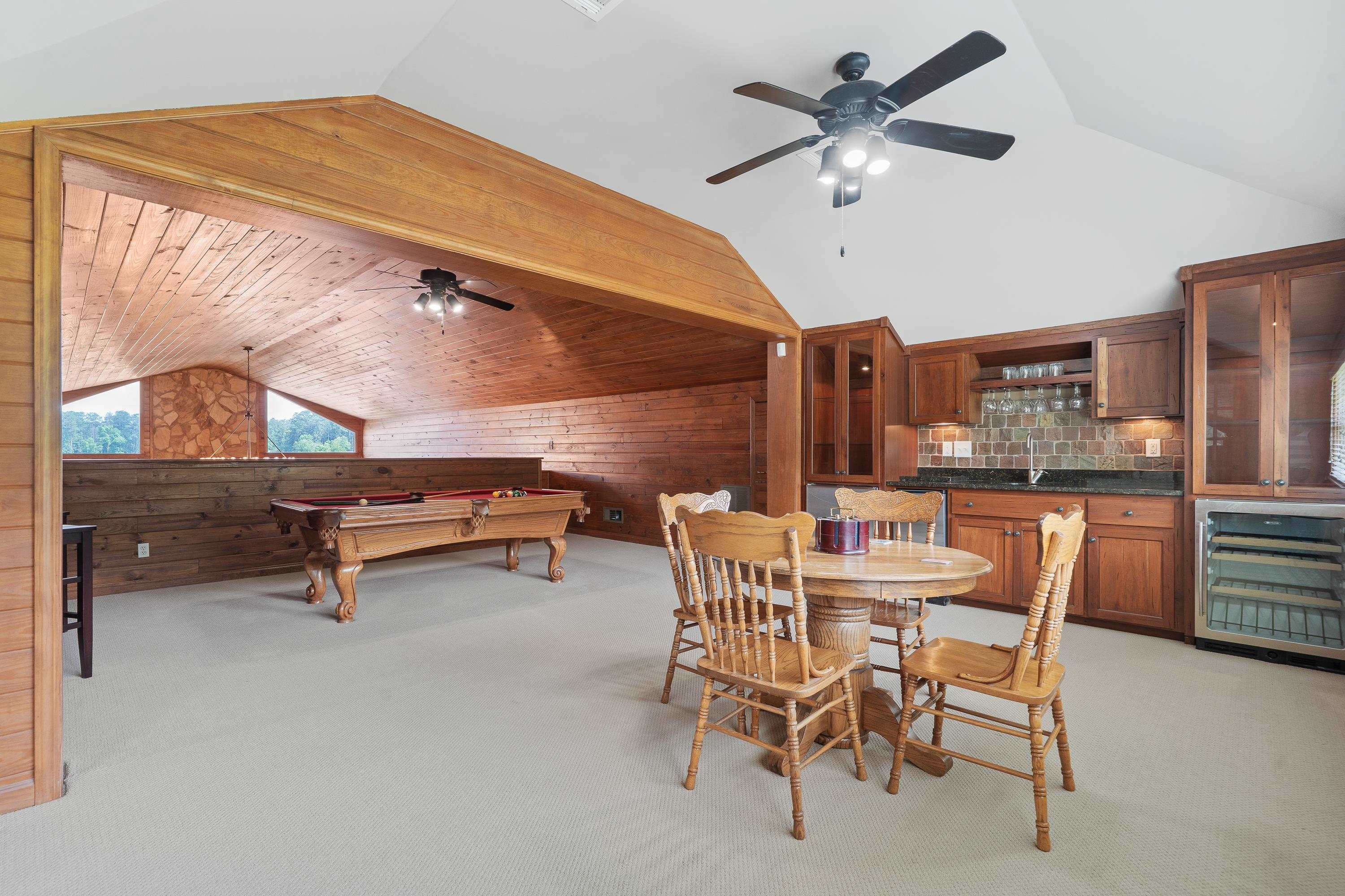 32 LILY POINT