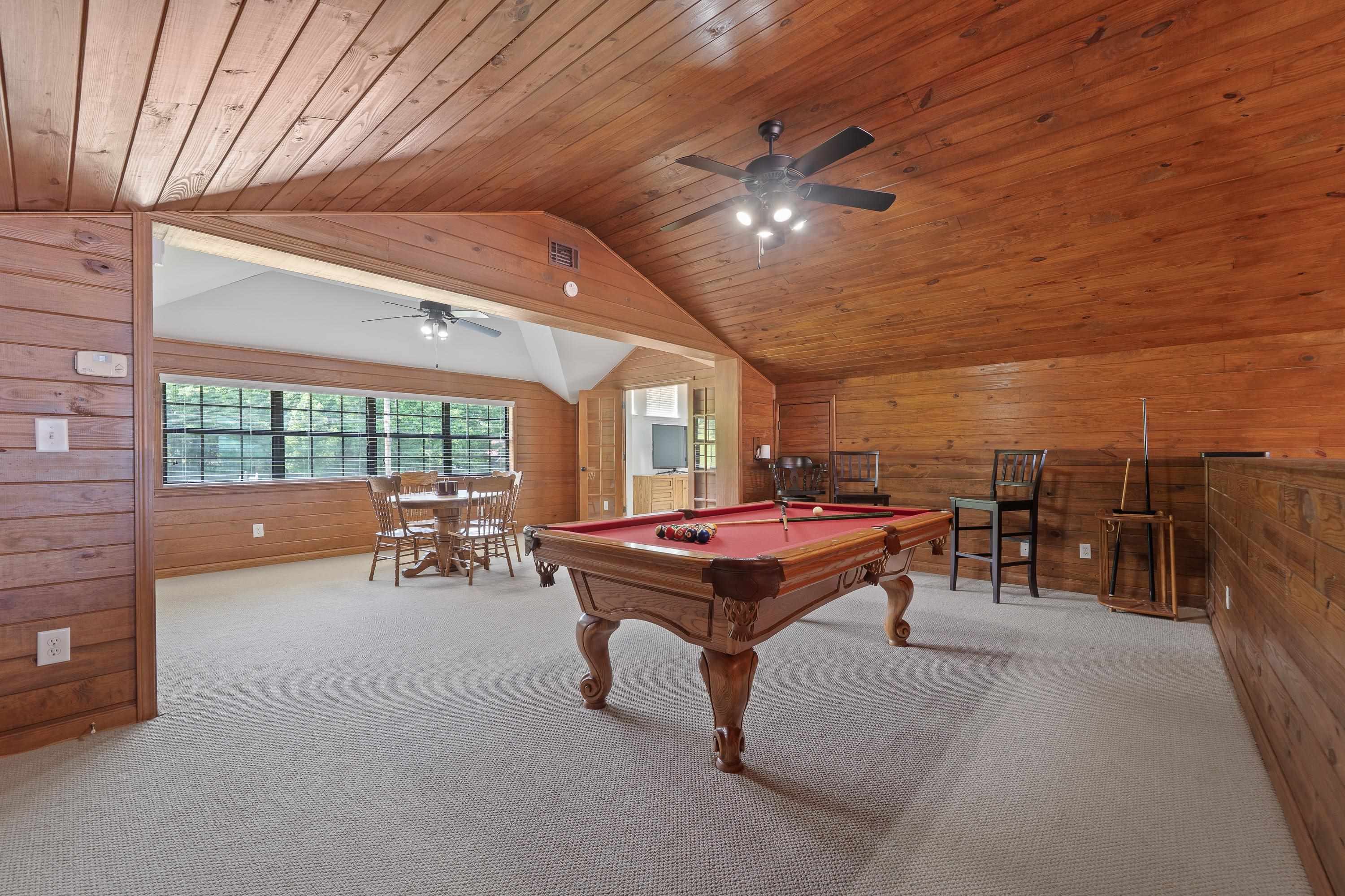 32 LILY POINT