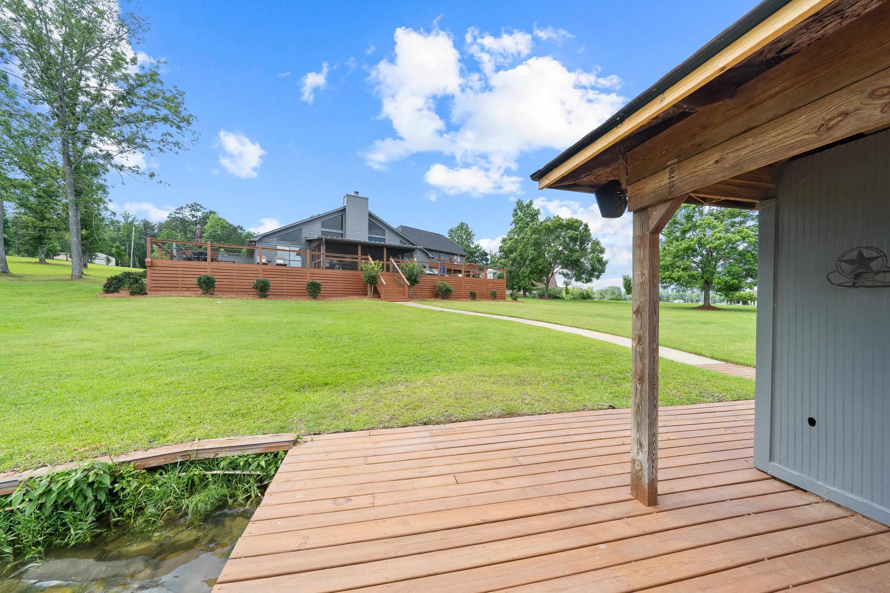 32 LILY POINT